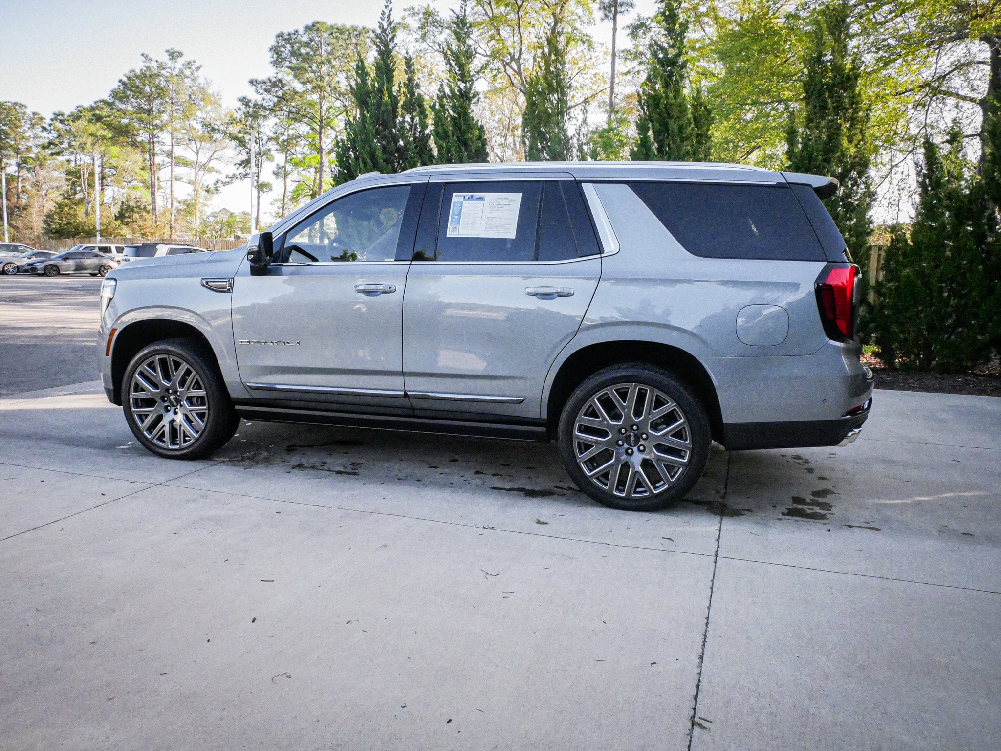 2026 GMC Yukon Denali Ultimate photo 5