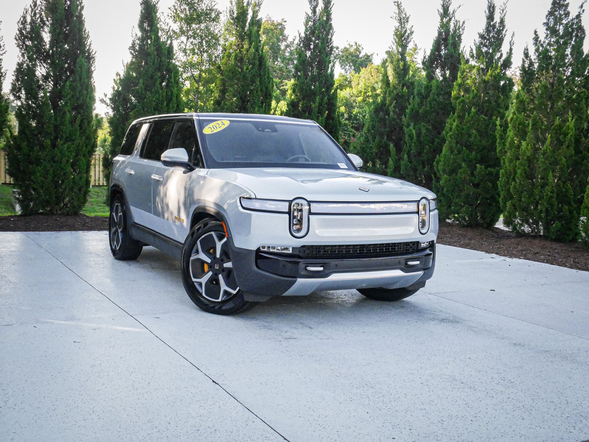 Rivian R1S Adventure