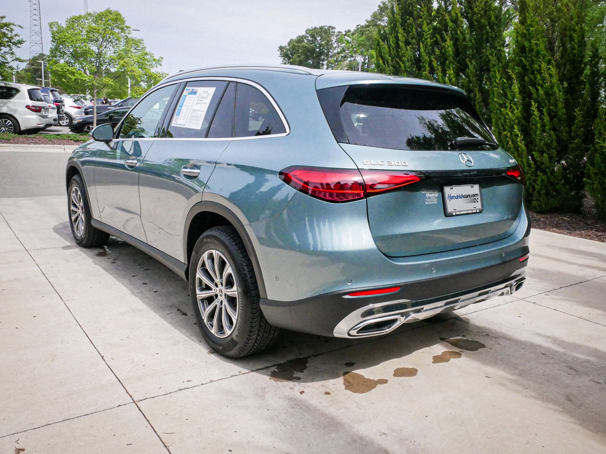 2025 Mercedes-Benz GLC 300 photo 6