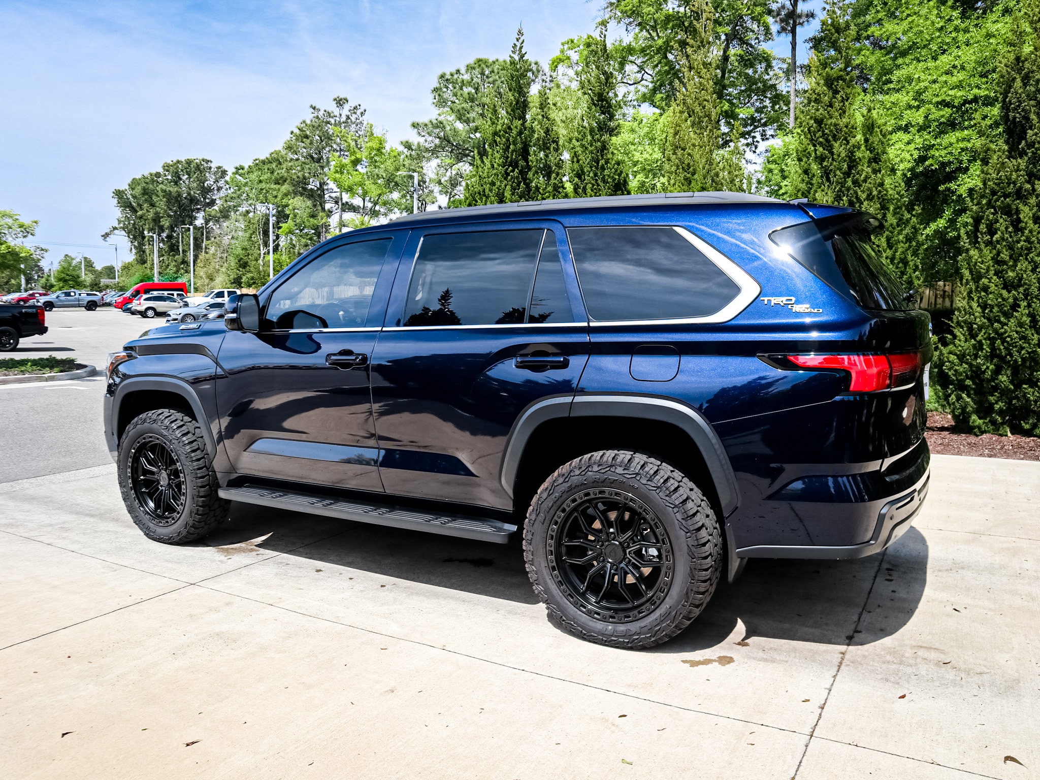 2024 Toyota Sequoia SR5 photo 5