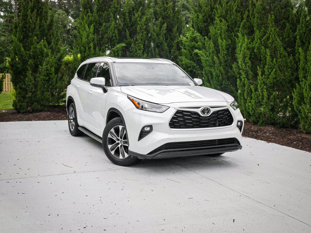 Used 2022 Toyota Highlander XLE SUV