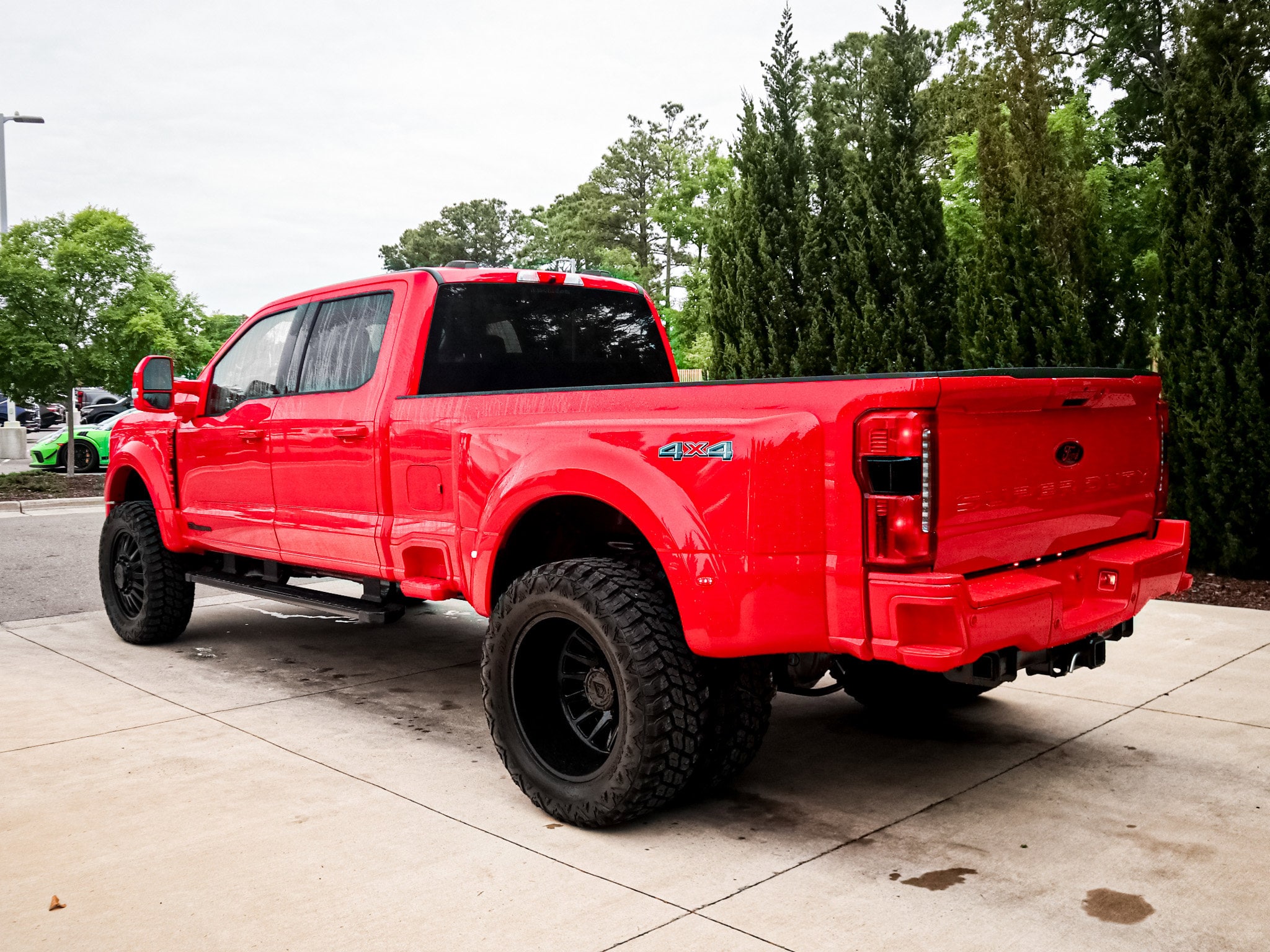 2026 Ford Super Duty F-450 DRW LARIAT photo 5