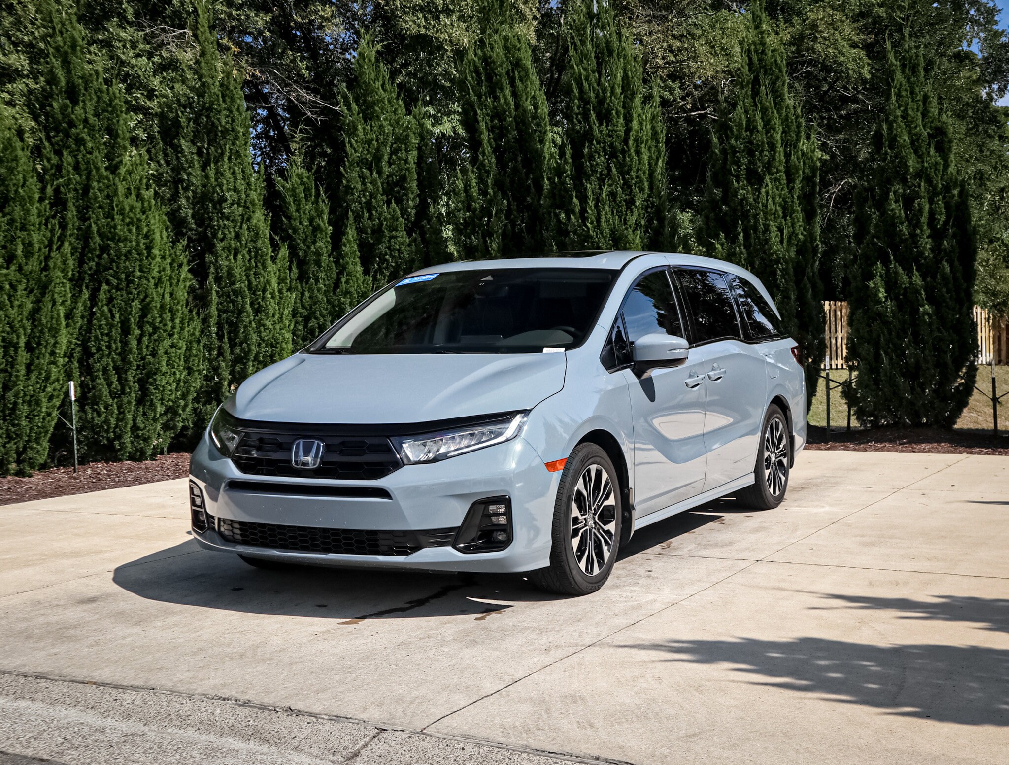 2025 Honda Odyssey Elite photo 3