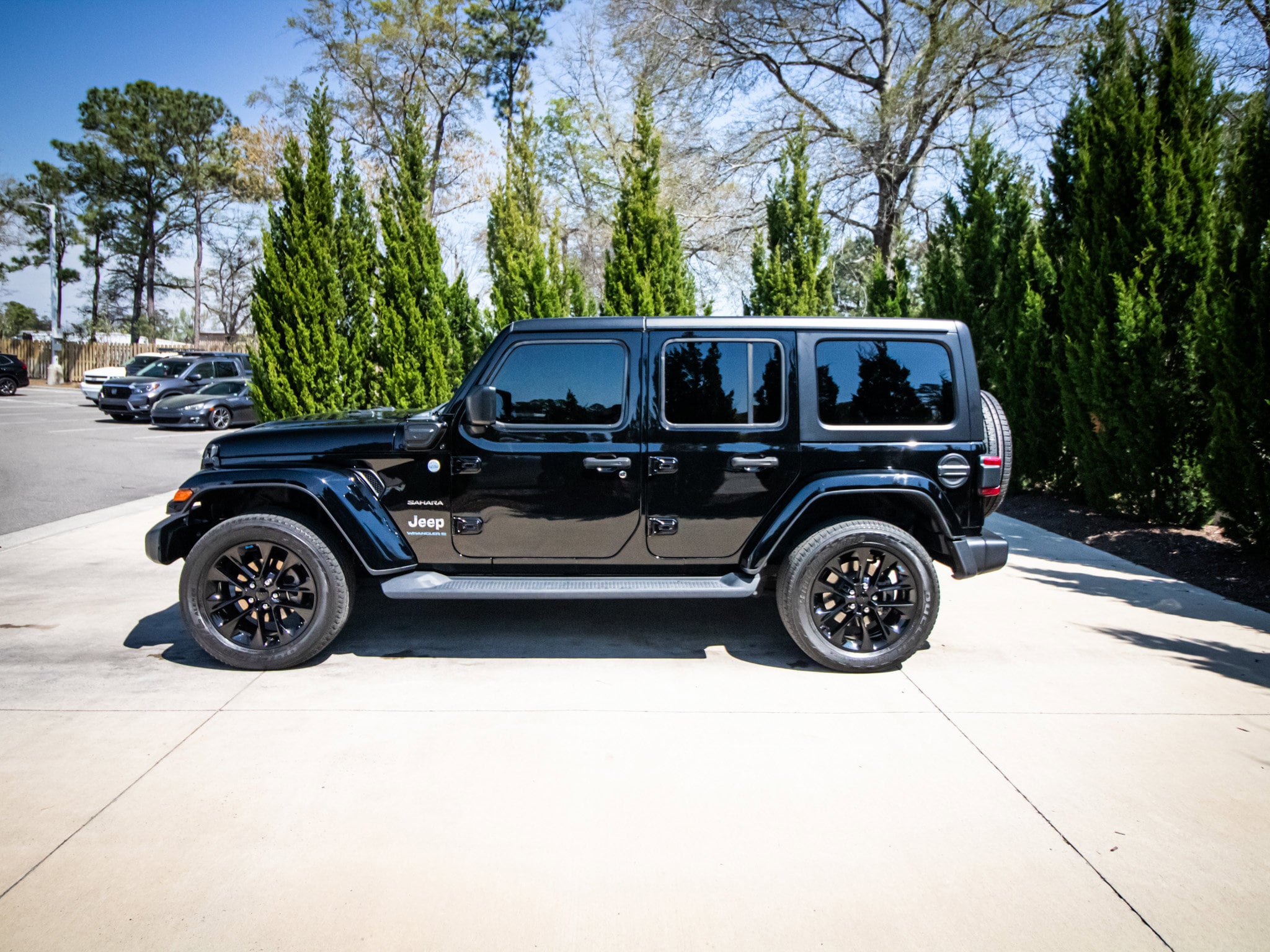 2023 Jeep Wrangler 4xe Sahara photo 5