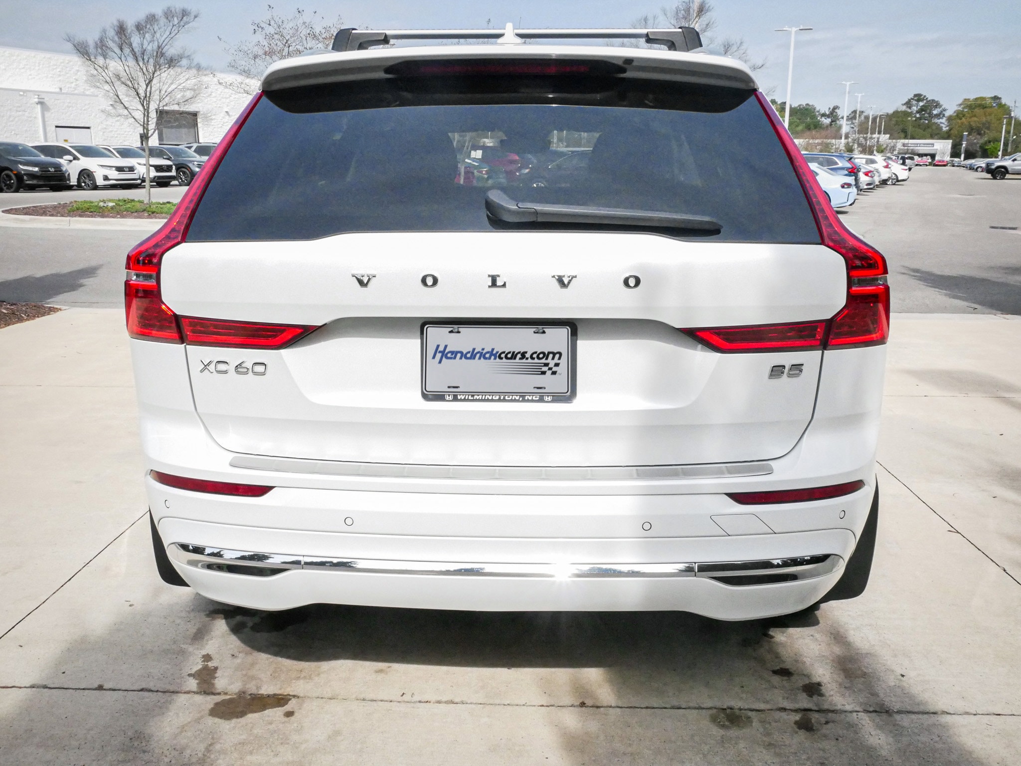 2022 Volvo XC60 Inscription photo 3