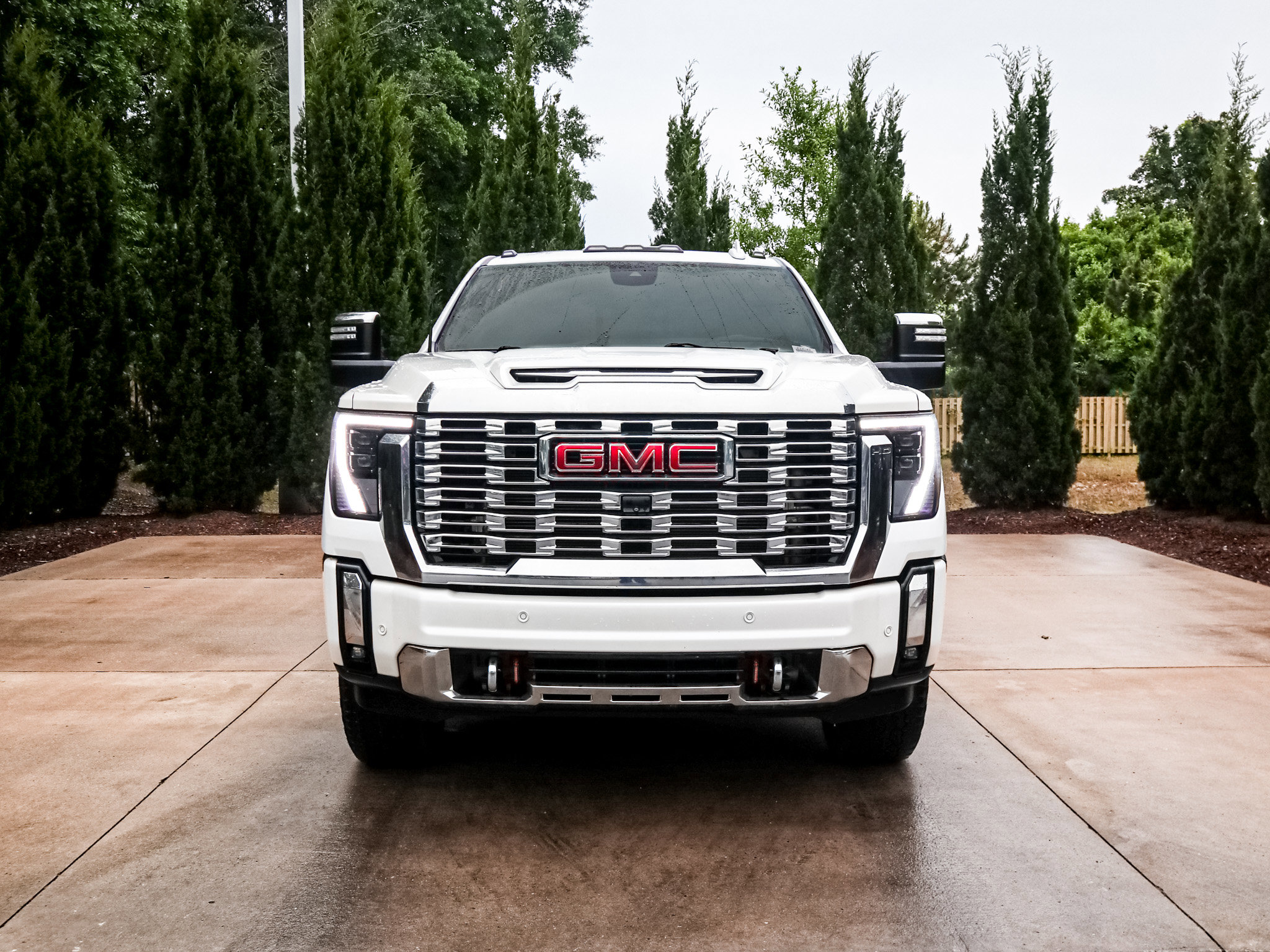 2024 GMC Sierra 2500HD Denali photo 2