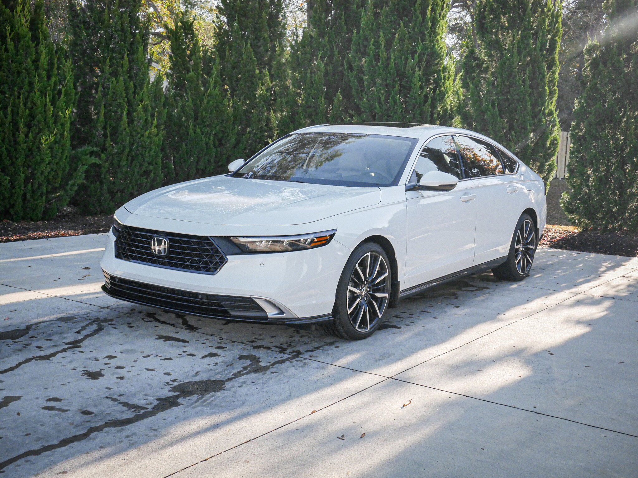 2023 Honda Accord Hybrid Touring photo 3