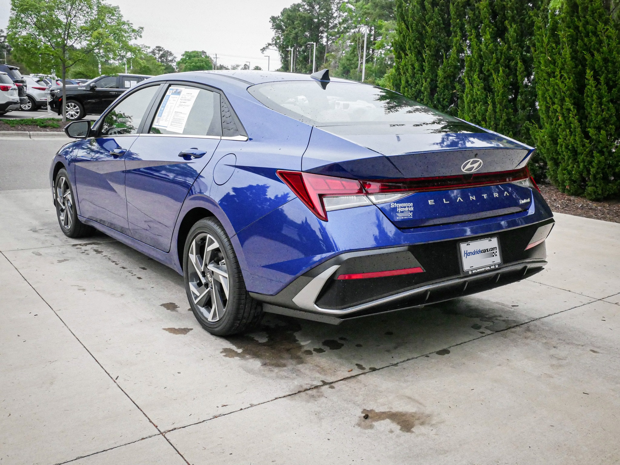 2025 Hyundai Elantra Limited photo 6