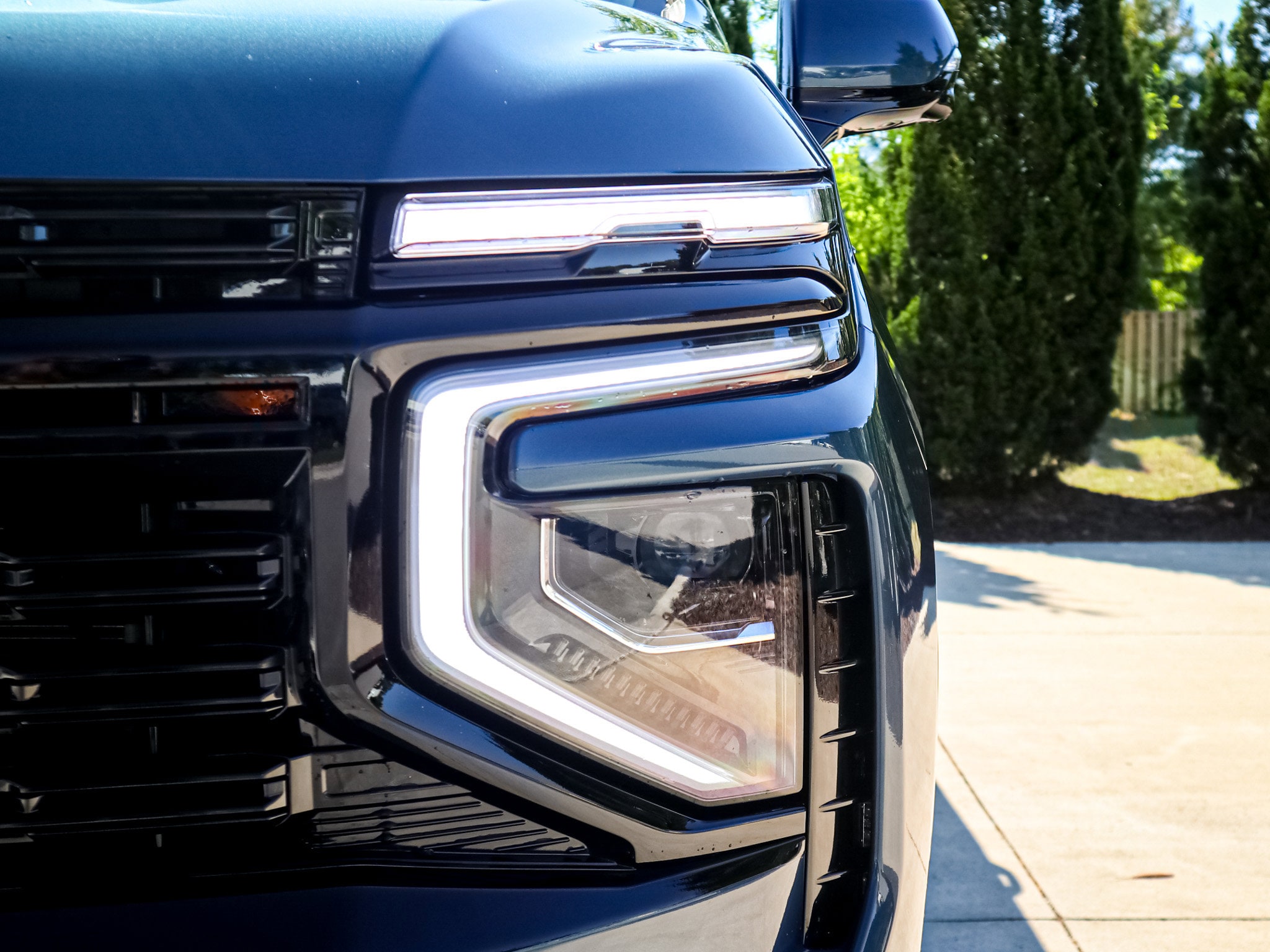 2025 Chevrolet Suburban High Country photo 4