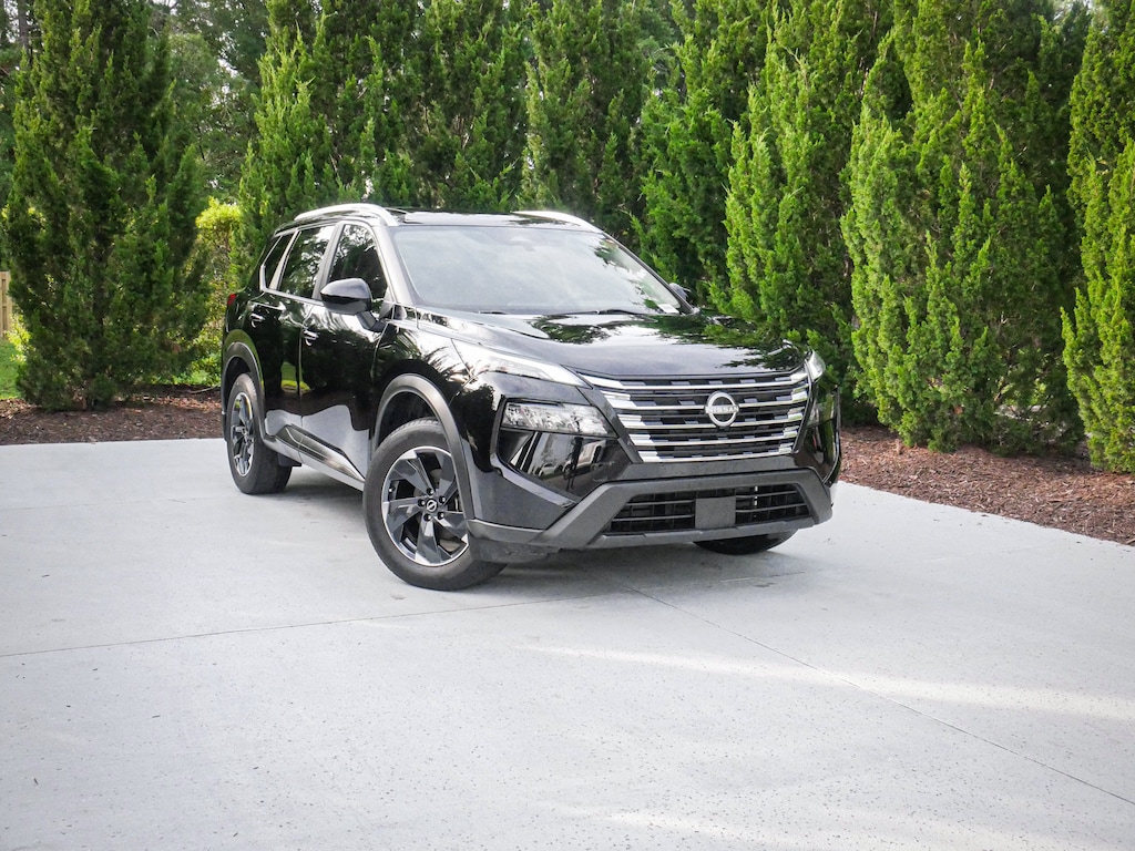 Used 2024 Nissan Rogue SV SUV