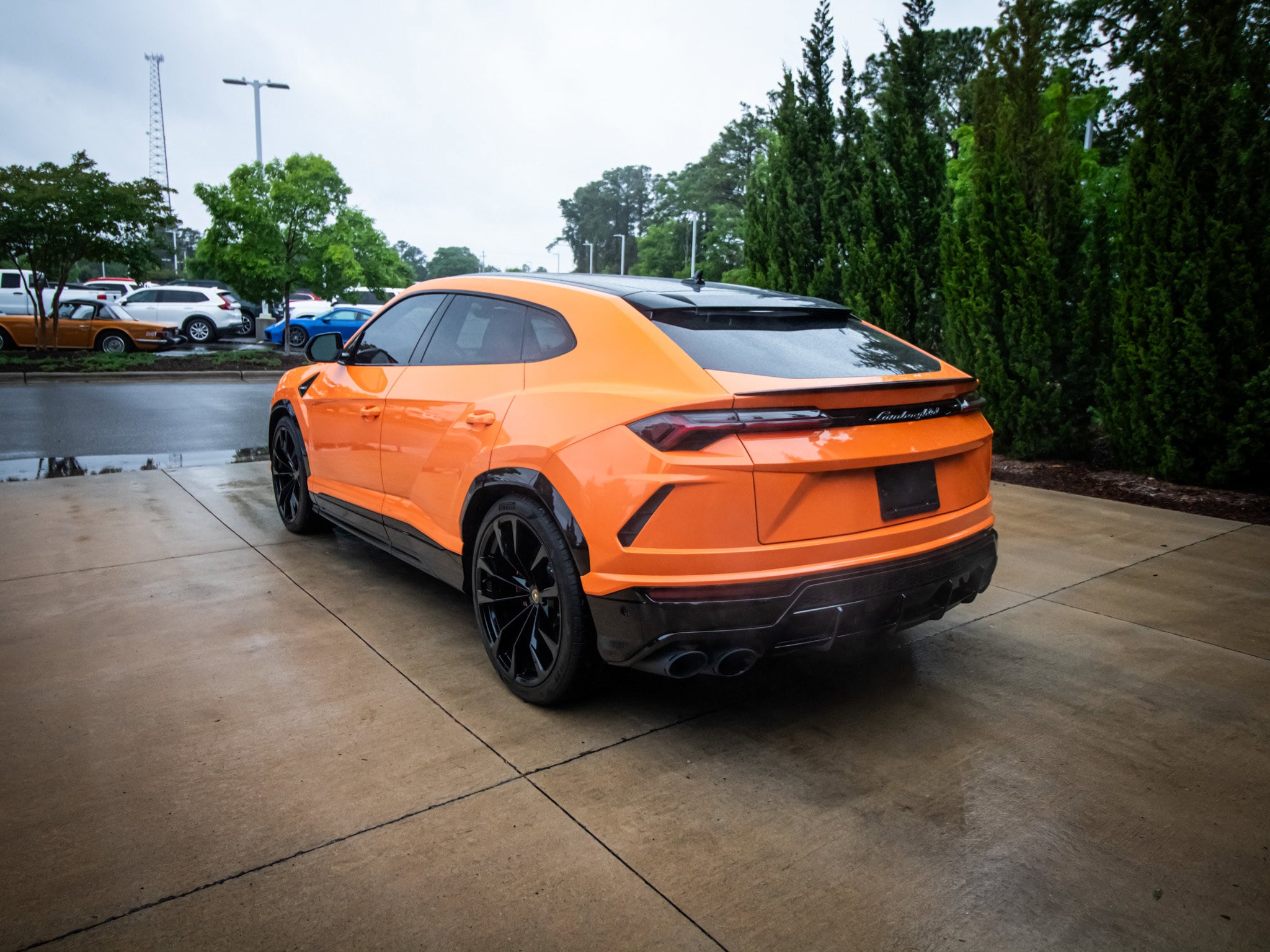 2022 Lamborghini Urus photo 3