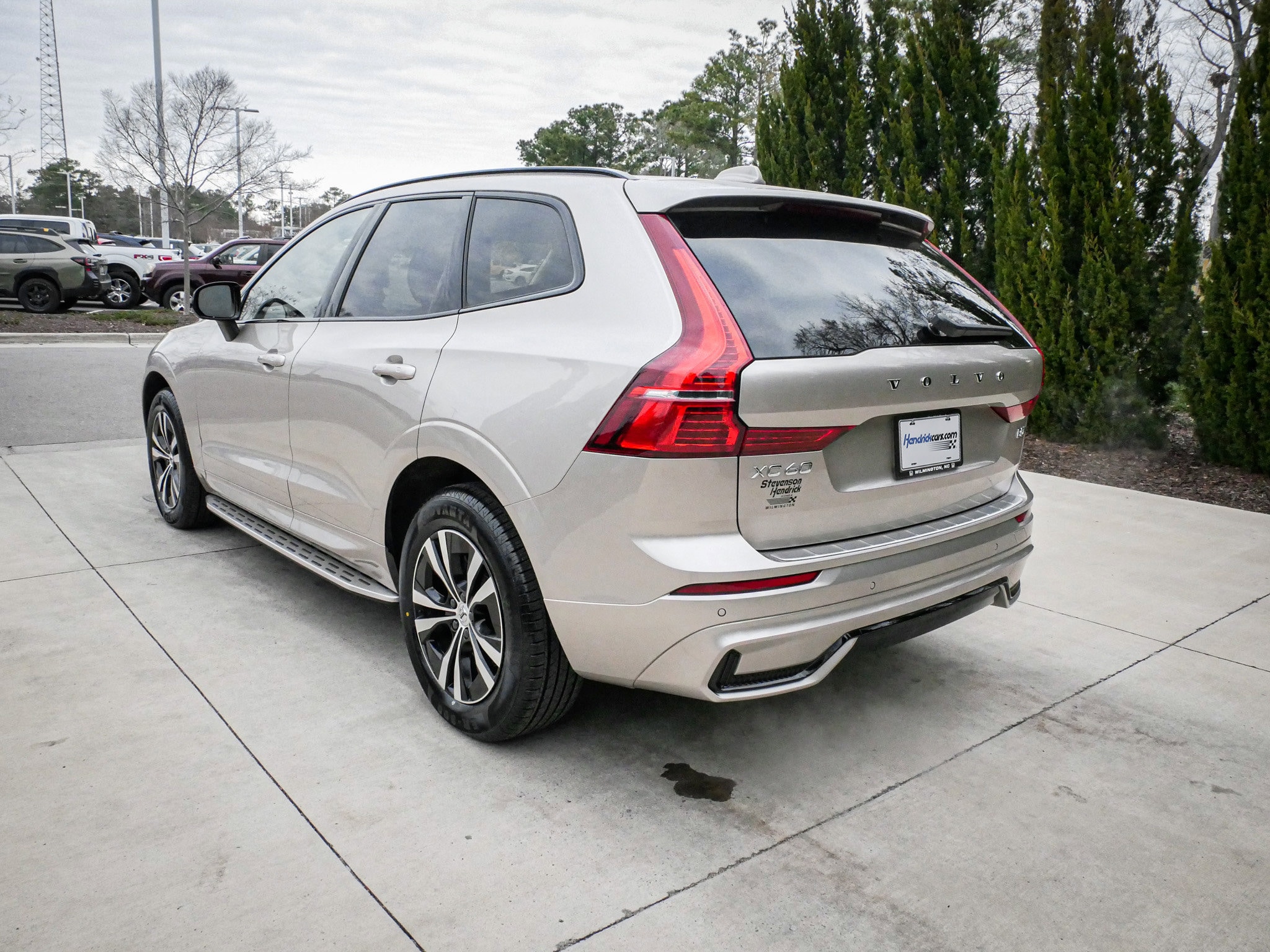 2024 Volvo XC60 Core Dark Theme photo 6