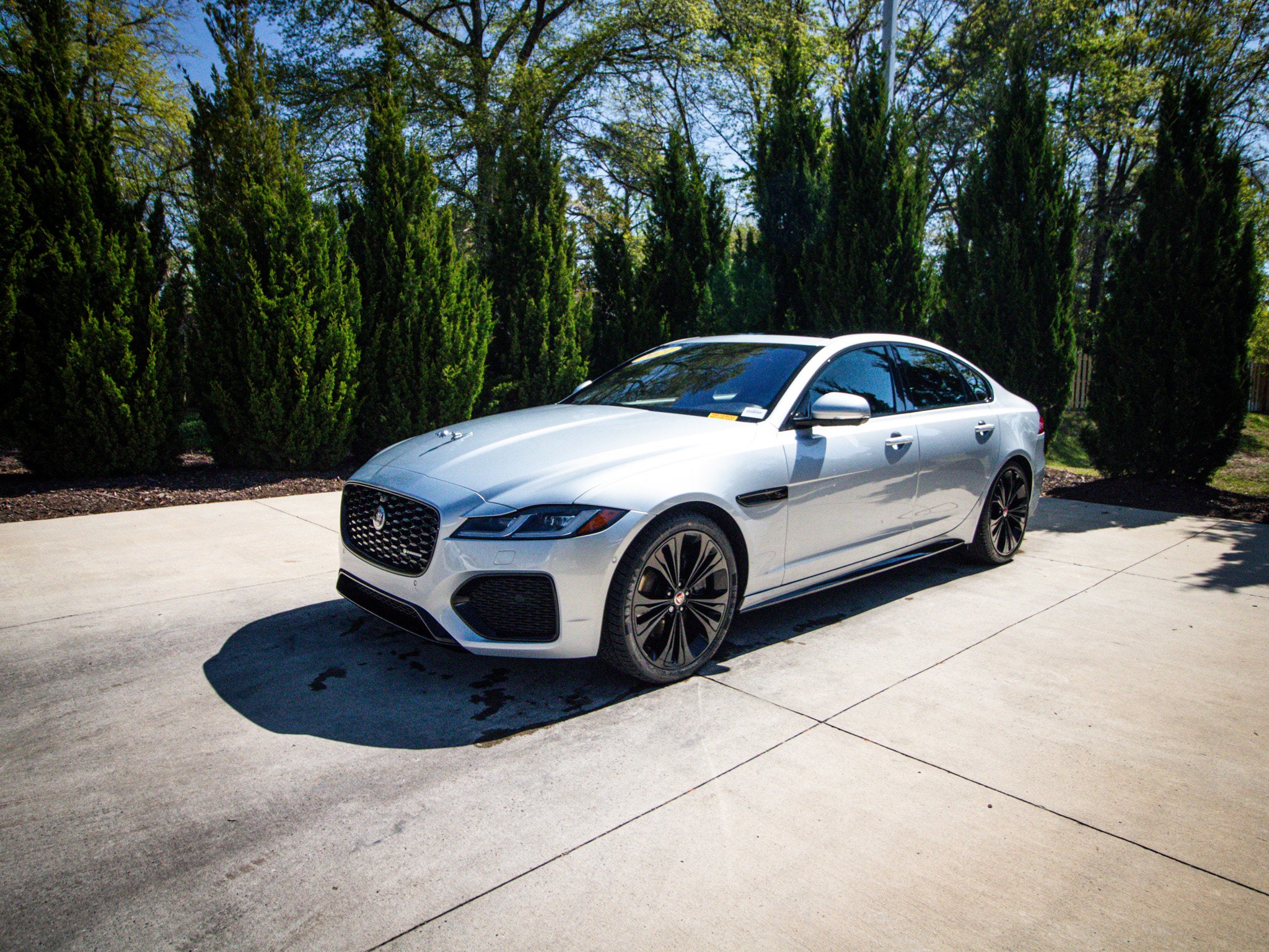 2021 Jaguar XF R-Dynamic SE photo 4