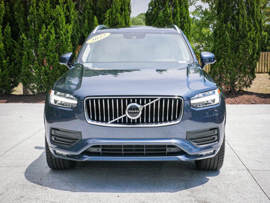 Used 2022 Volvo XC90 Momentum SUV