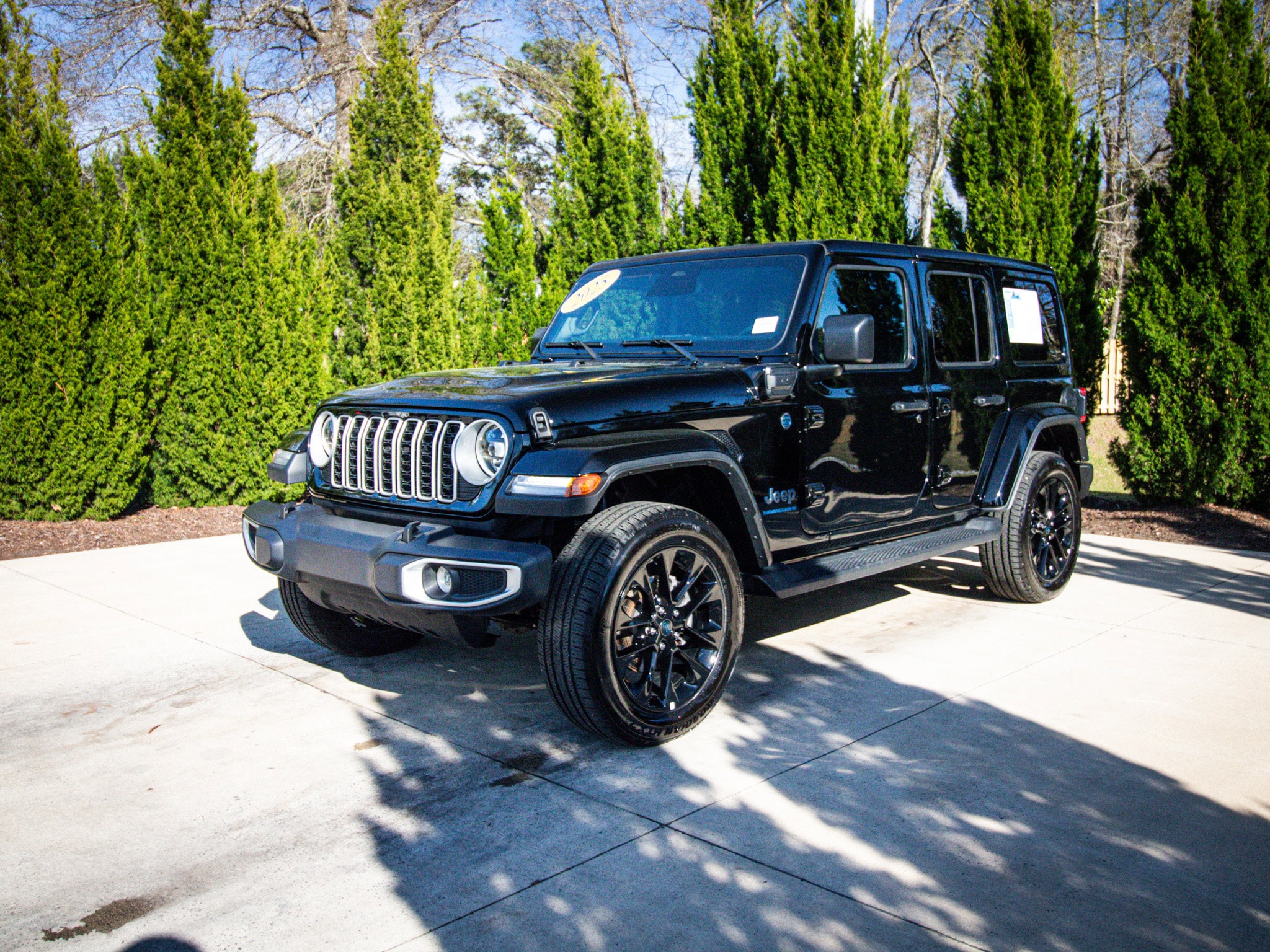 2025 Jeep Wrangler 4xe Sahara photo 4