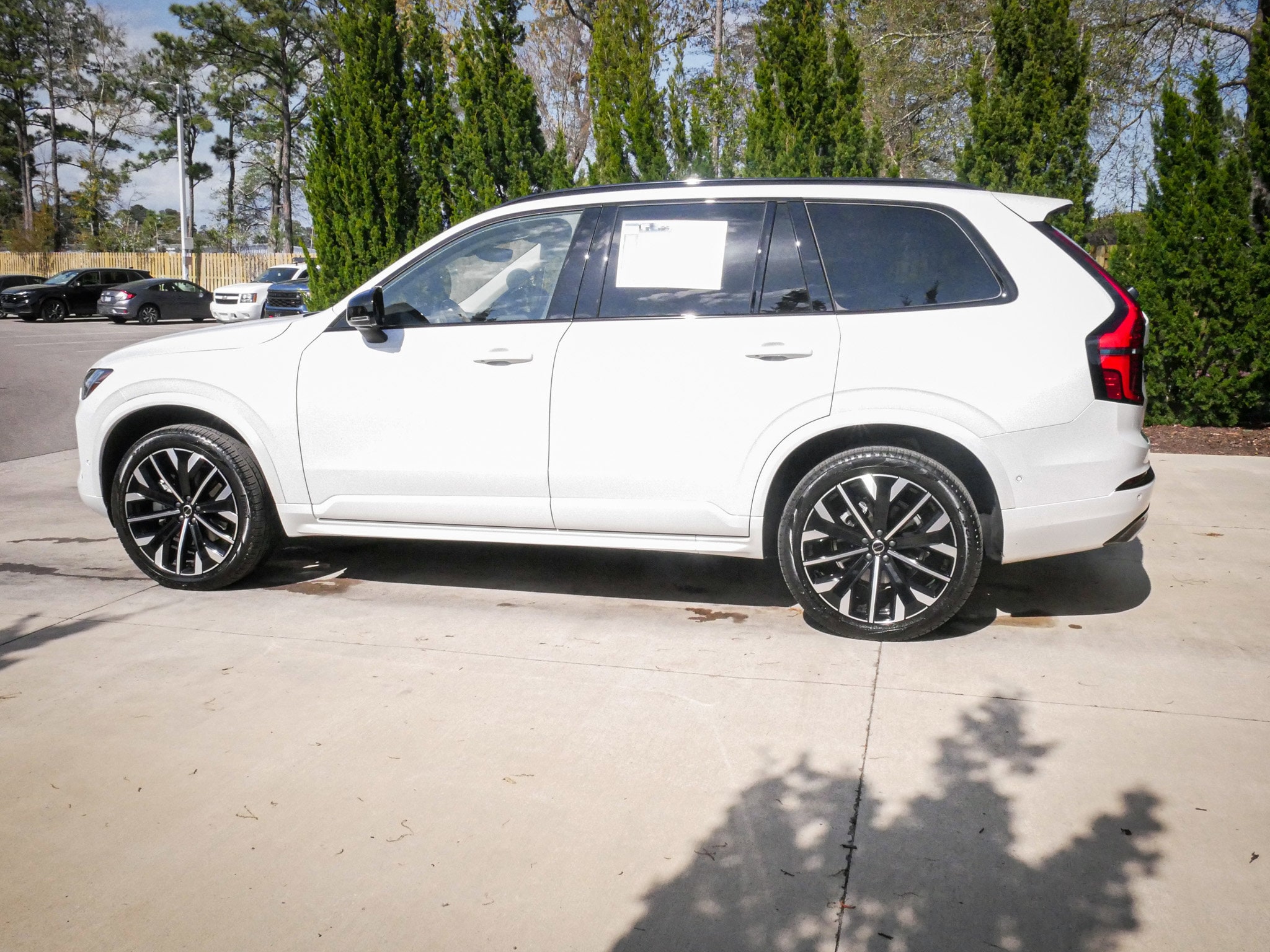 2026 Volvo XC90 Ultra Dark Theme photo 5