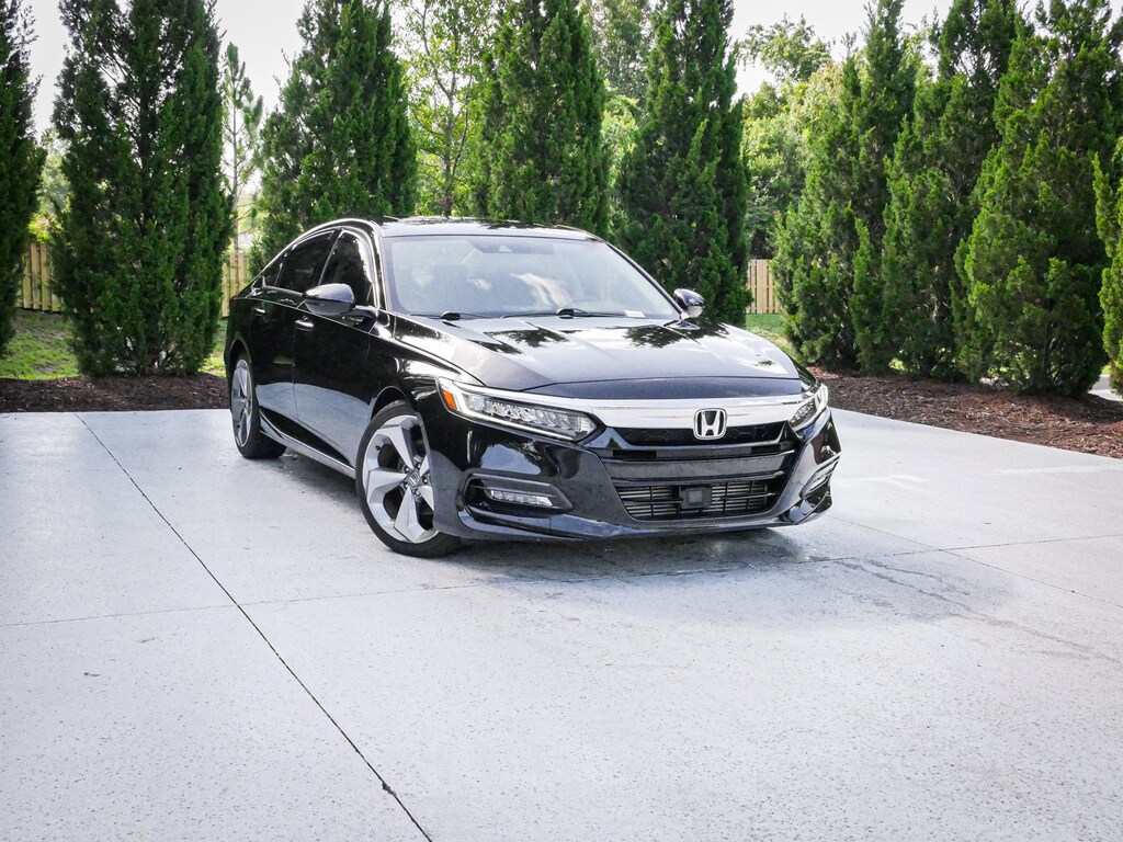 Used 2018 Honda Accord Touring 2.0T Sedan