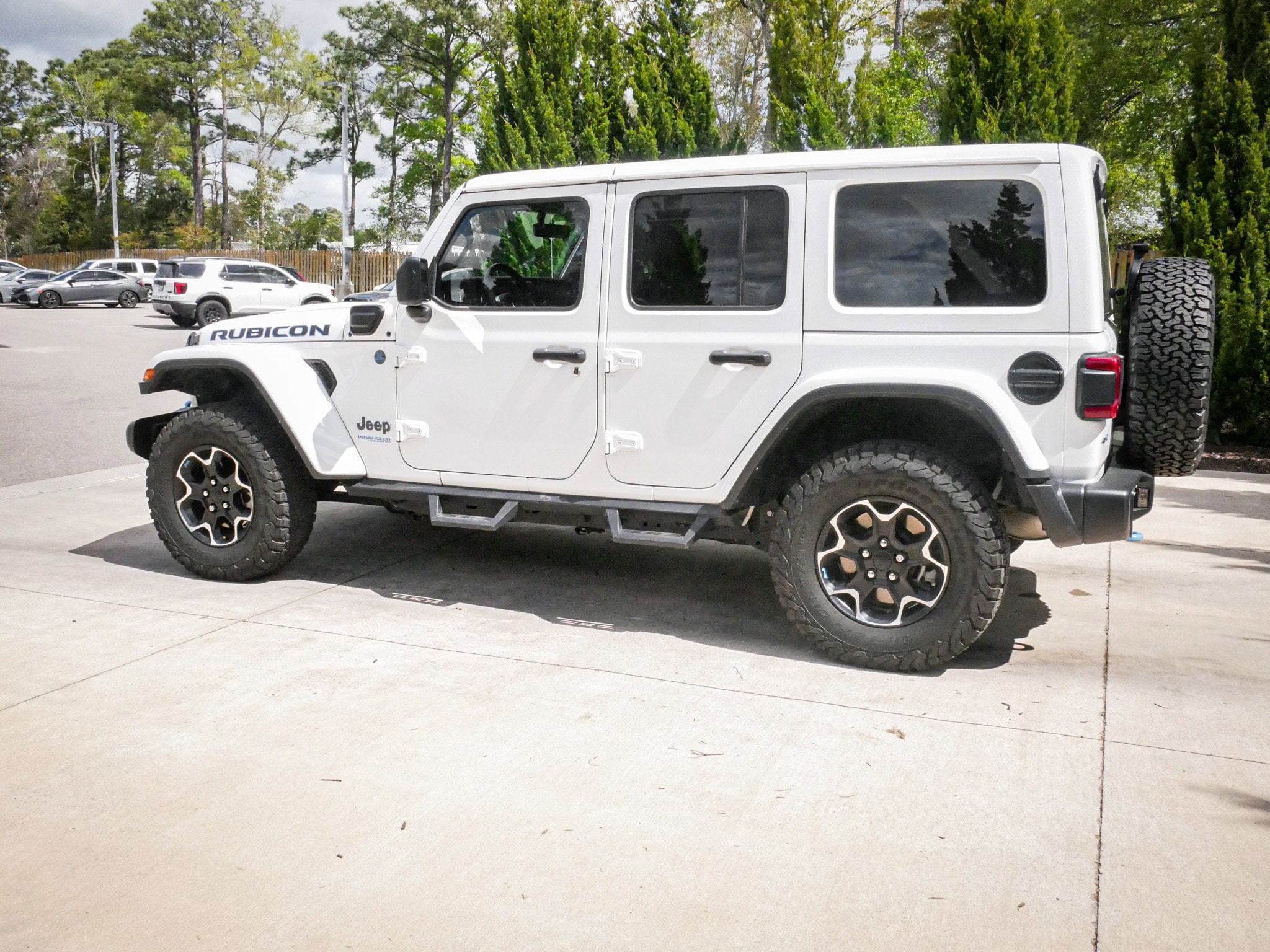 2022 Jeep Wrangler 4xe Unlimited Rubicon photo 5