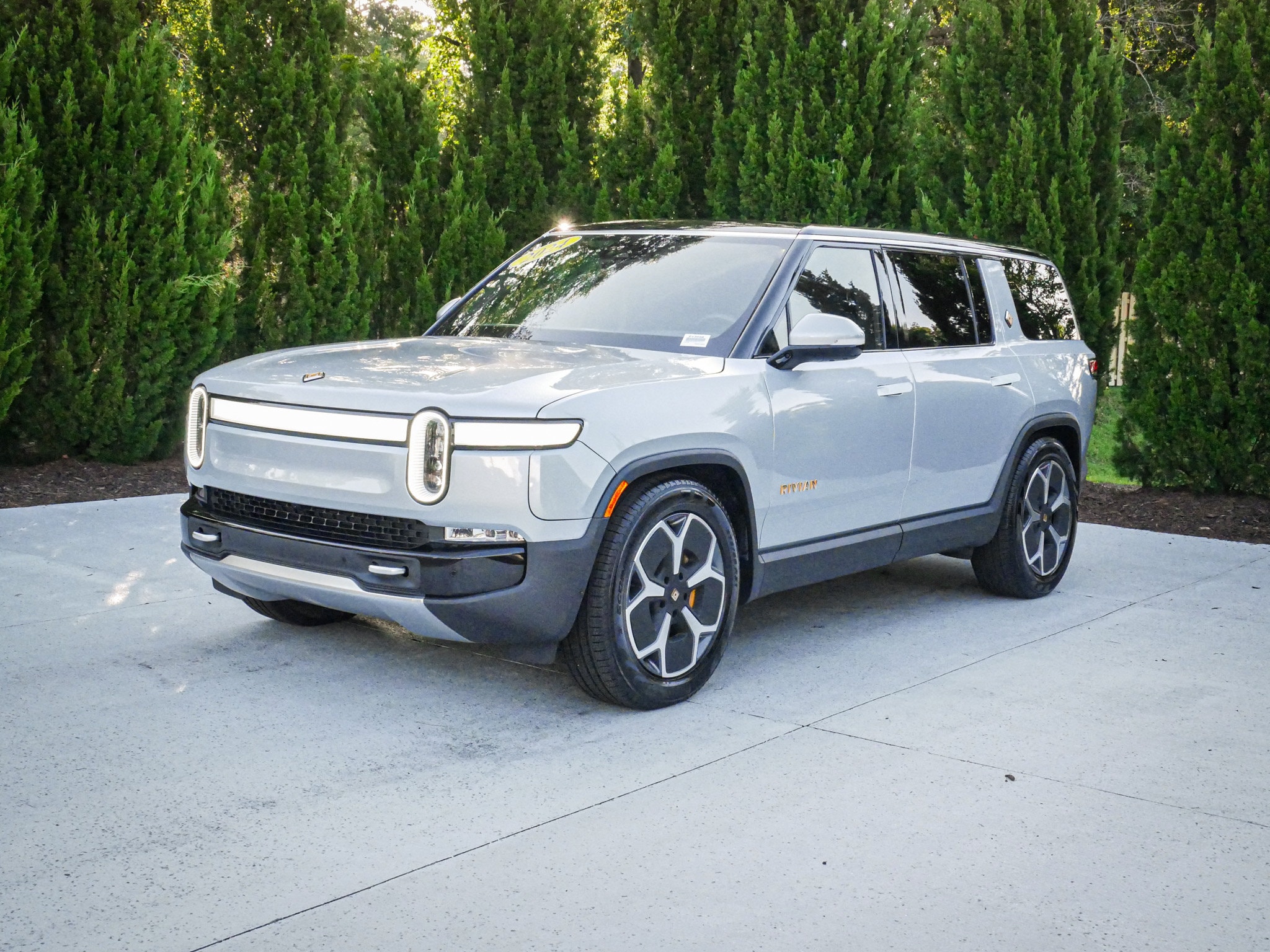 Rivian R1S Adventure