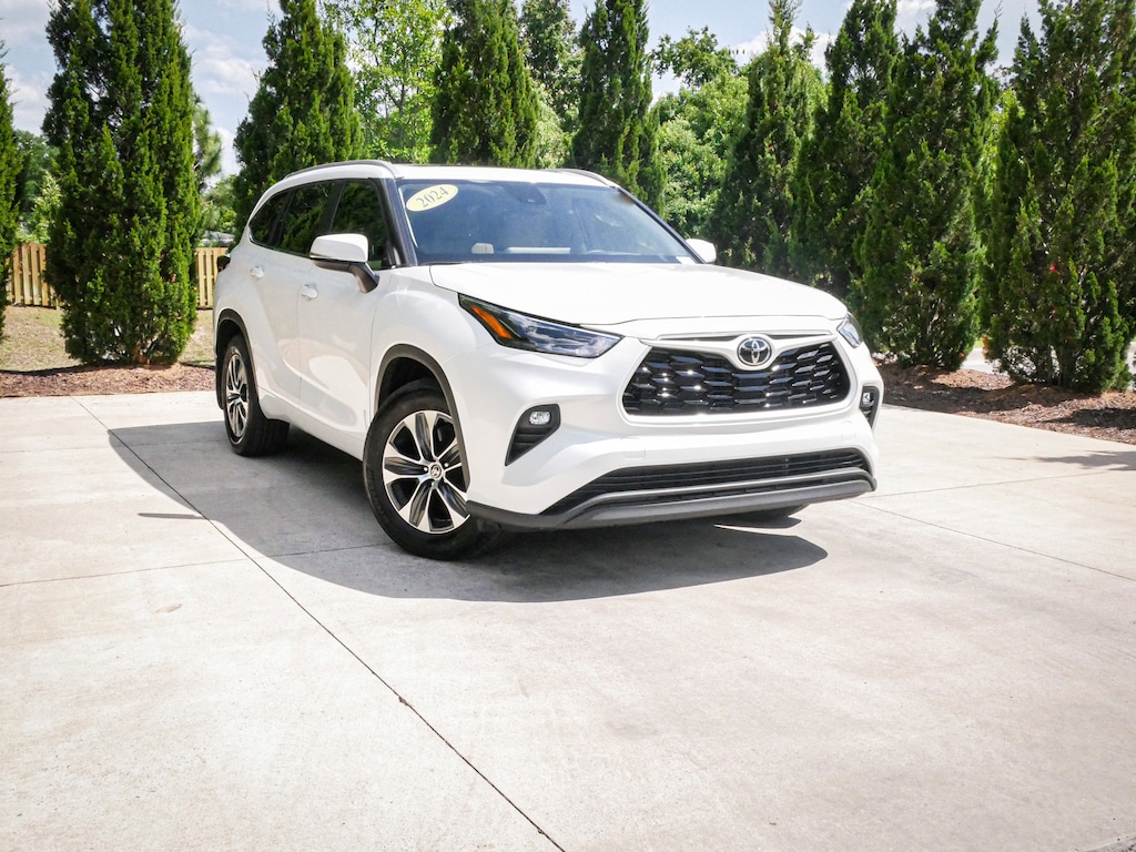 Used 2024 Toyota Highlander XLE SUV