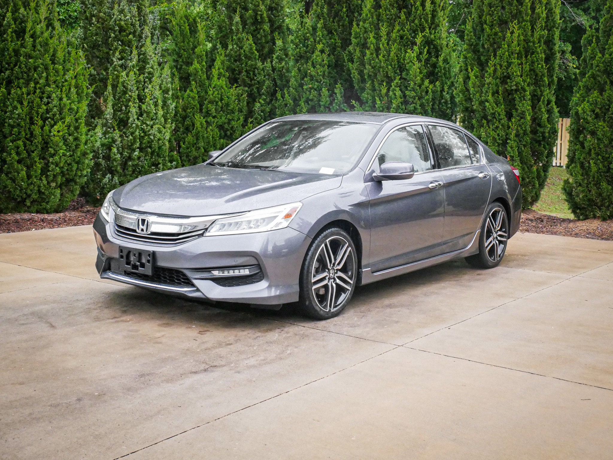 2017 Honda Accord Touring photo 4