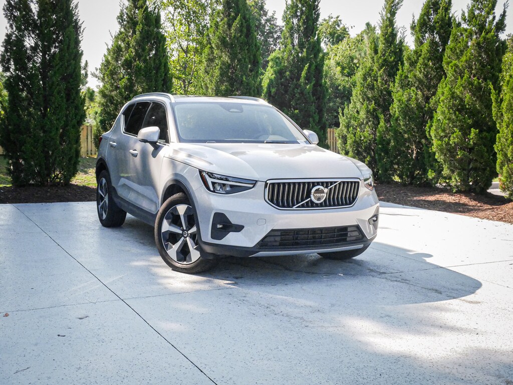 Used 2025 Volvo XC40 Plus Bright Theme SUV