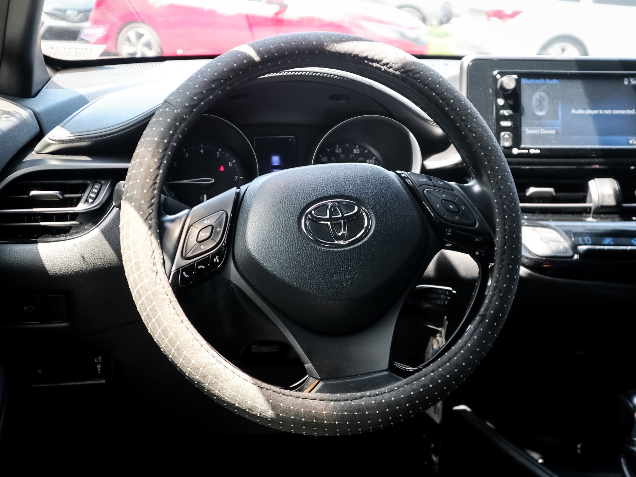 2018 Toyota C-HR XLE photo 5