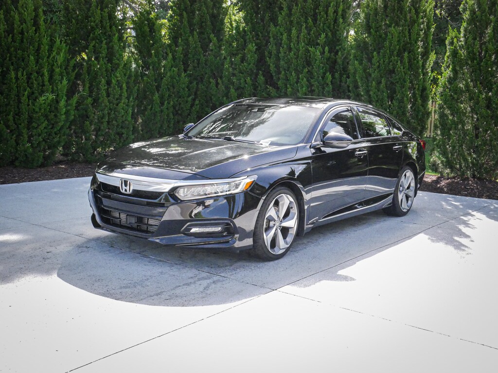 Used 2018 Honda Accord Touring 2.0T Sedan