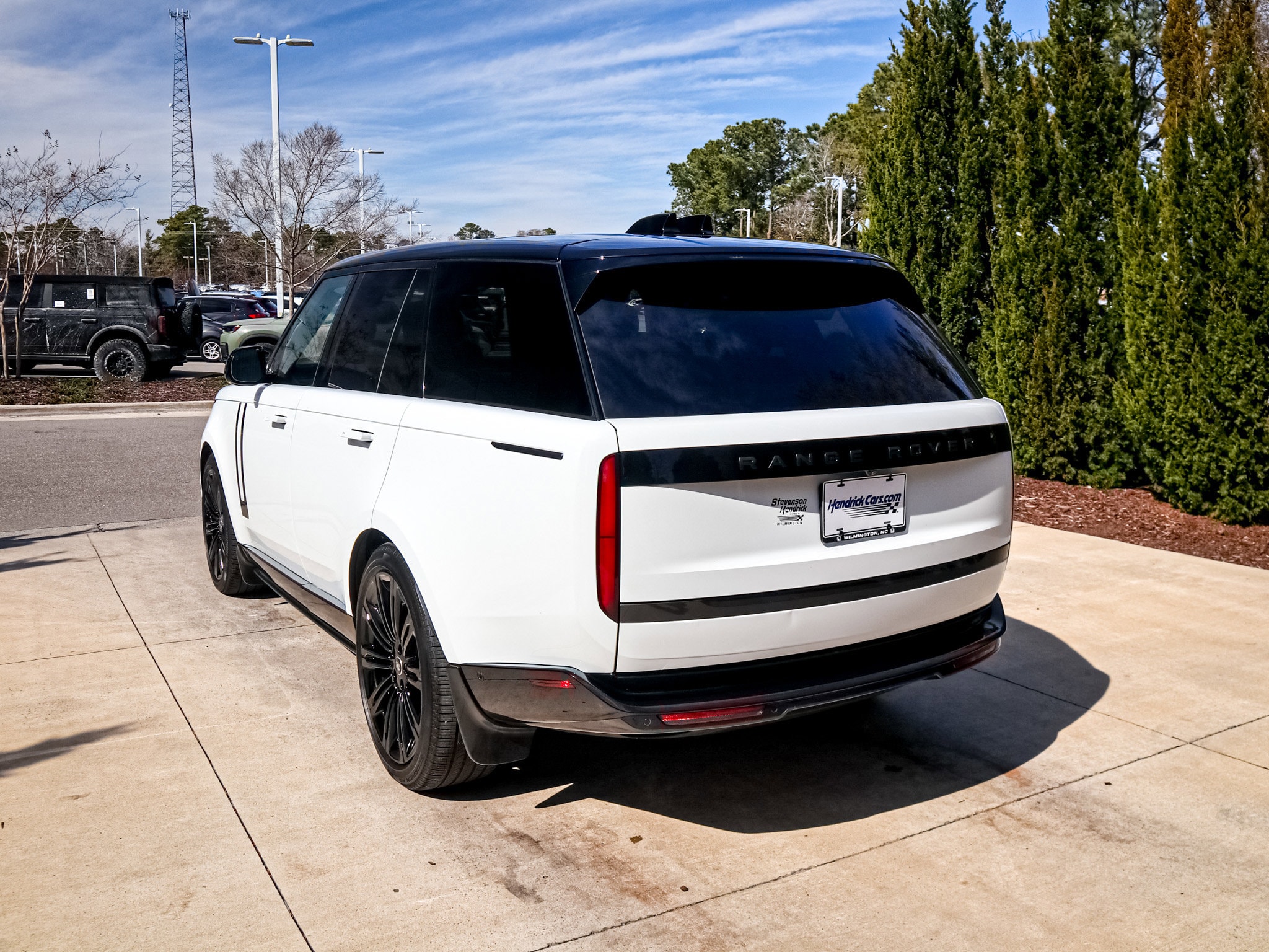 2025 Land Rover Range Rover SE photo 6