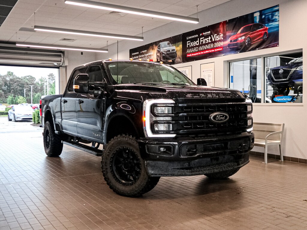 Used 2024 Ford Super Duty F-250 SRW LARIAT Pickup