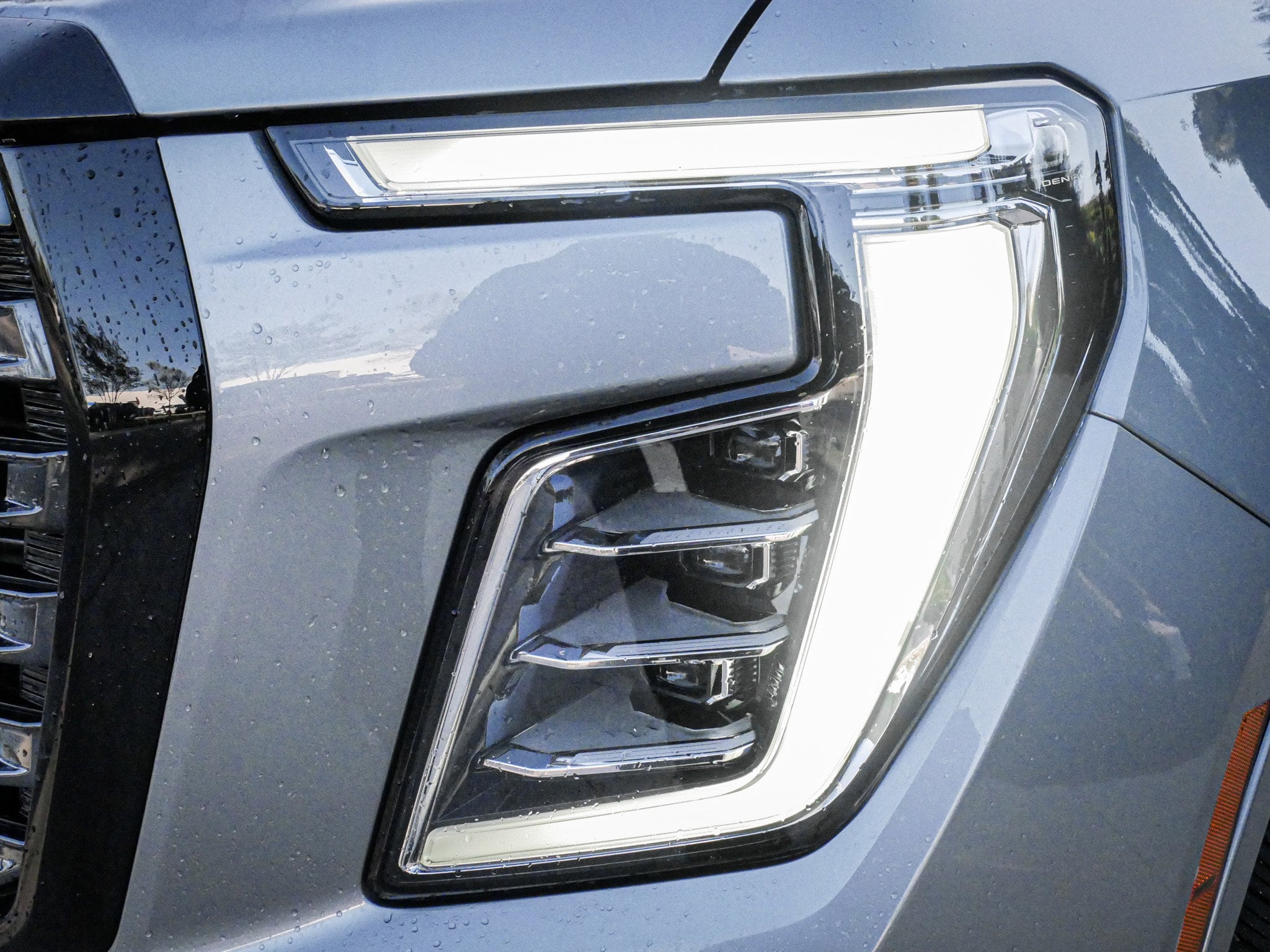 2026 GMC Yukon Denali Ultimate photo 4