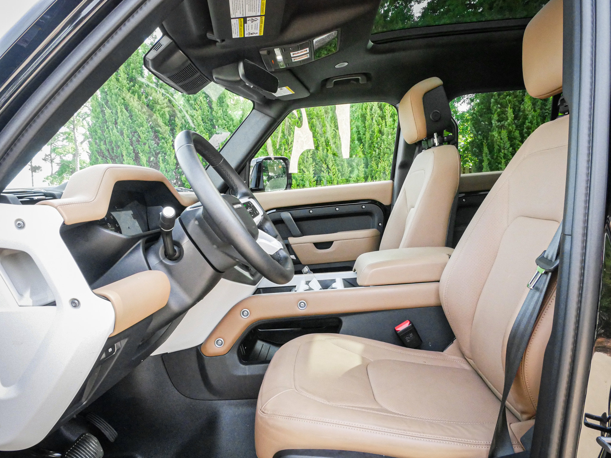 2026 Land Rover Defender S photo 6