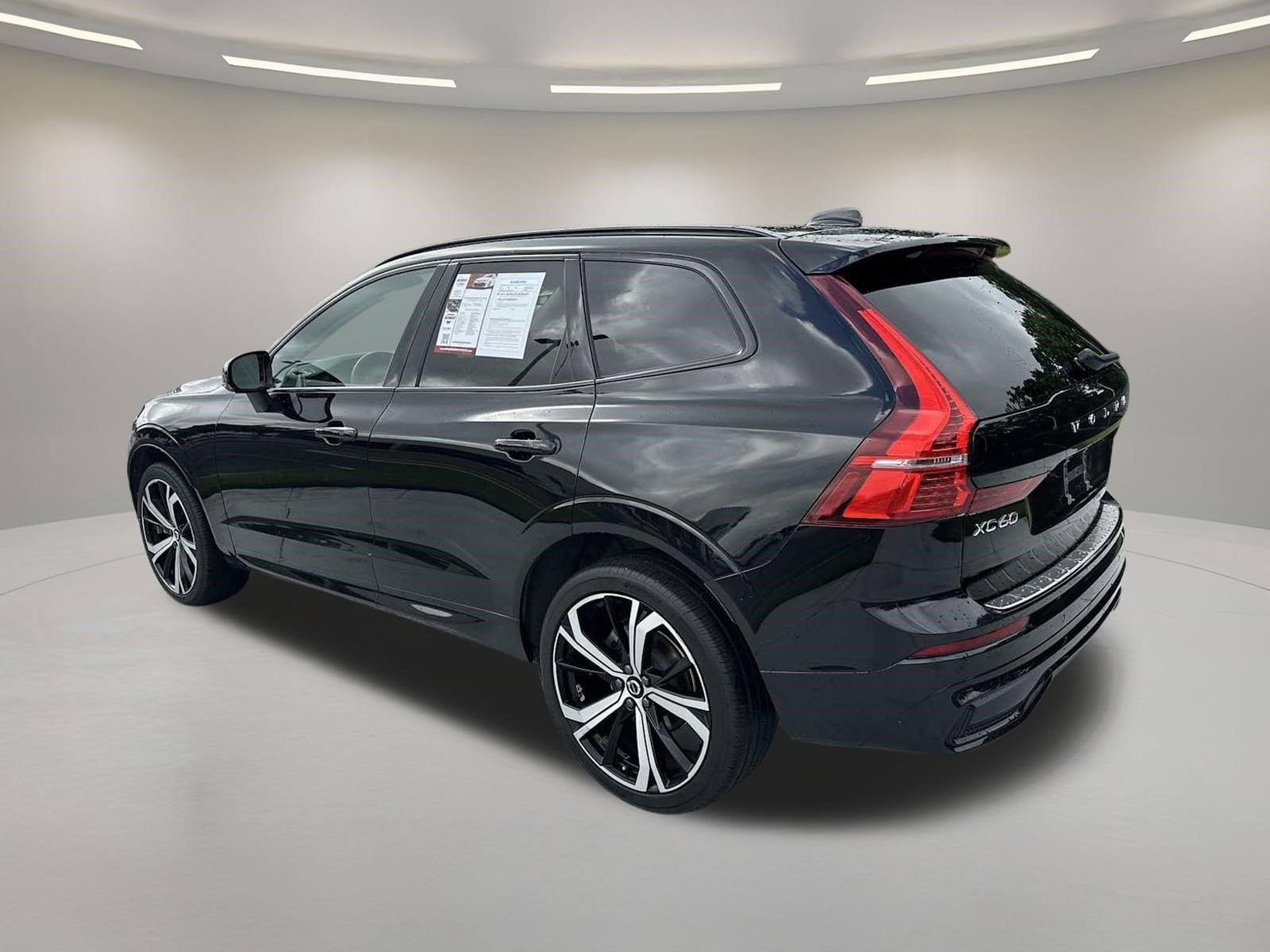 Volvo XC60 B5 FWD Ultimate Dark