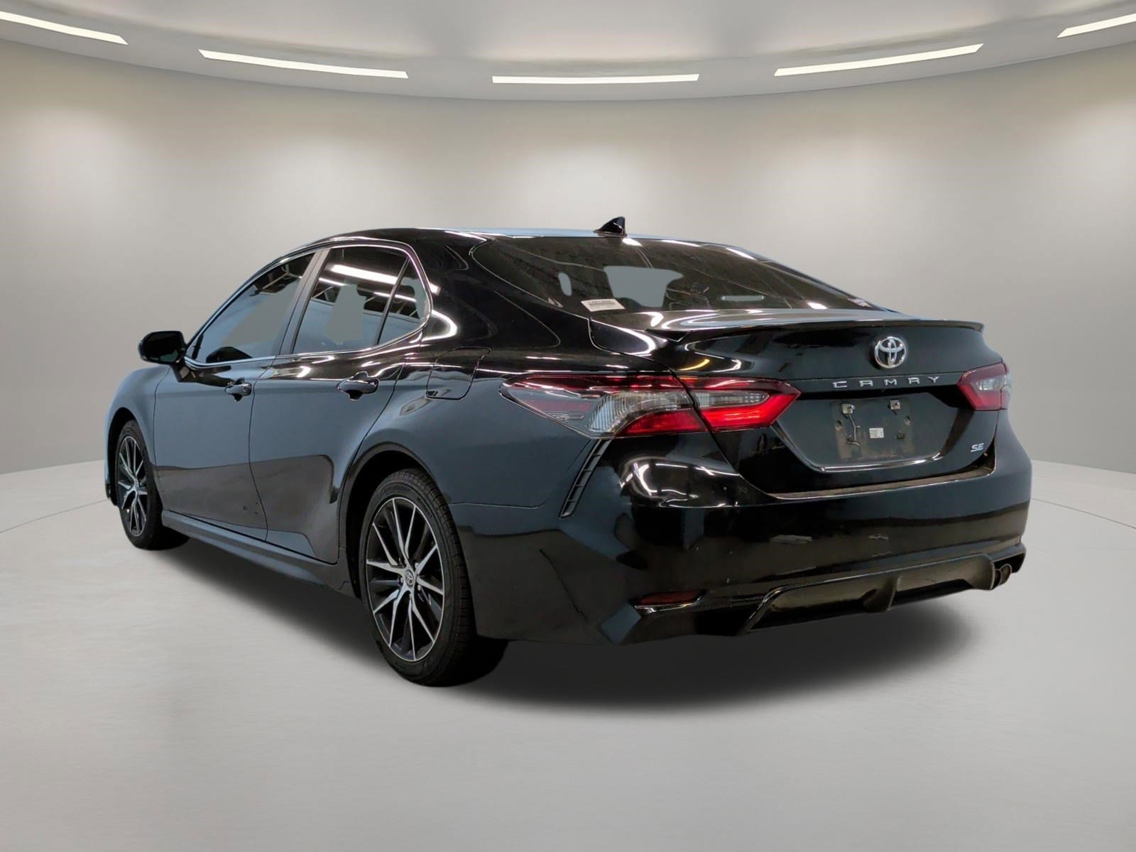 2024 Toyota Camry SE photo 3