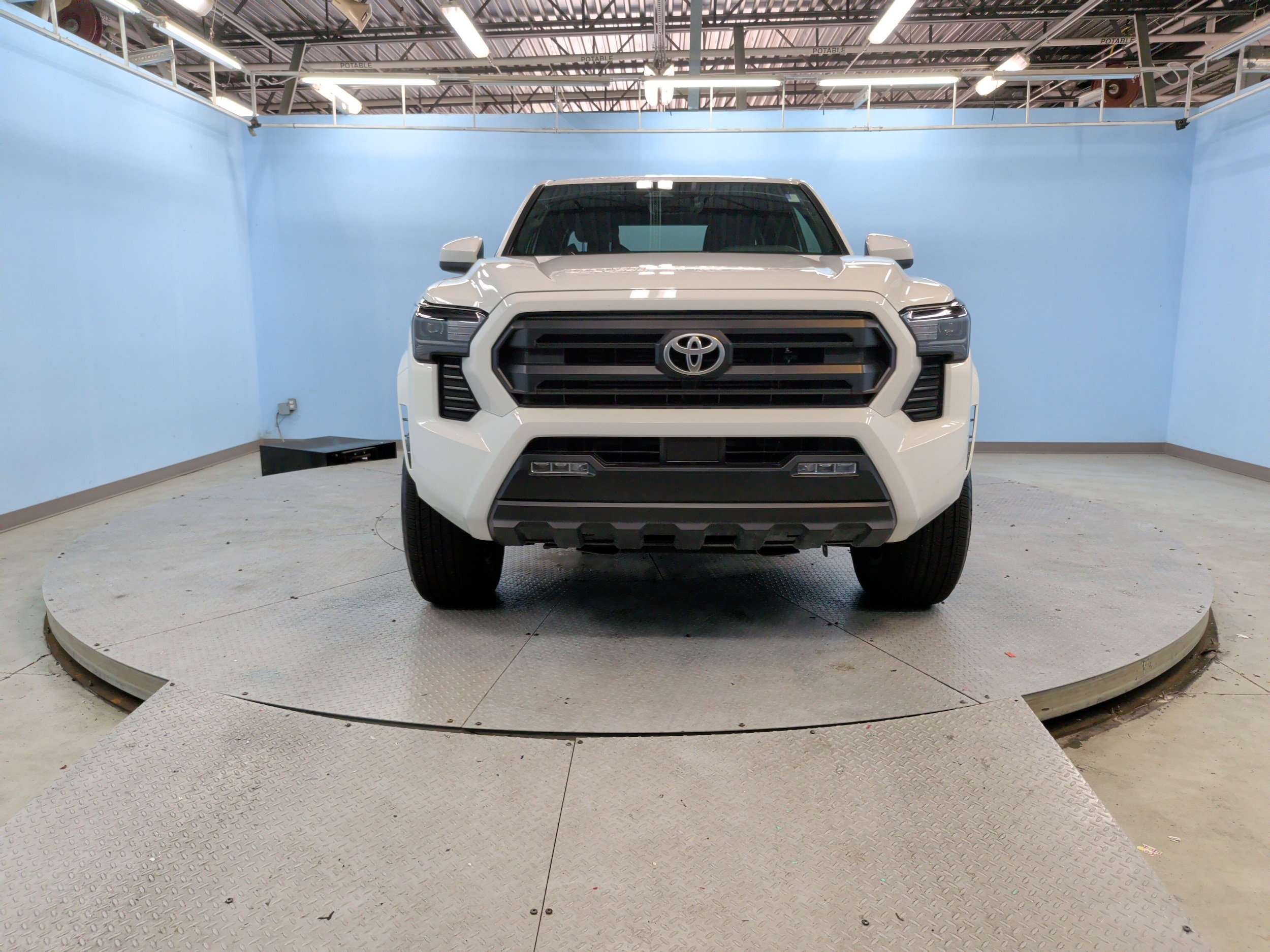 2025 Toyota Tacoma SR5 photo 4