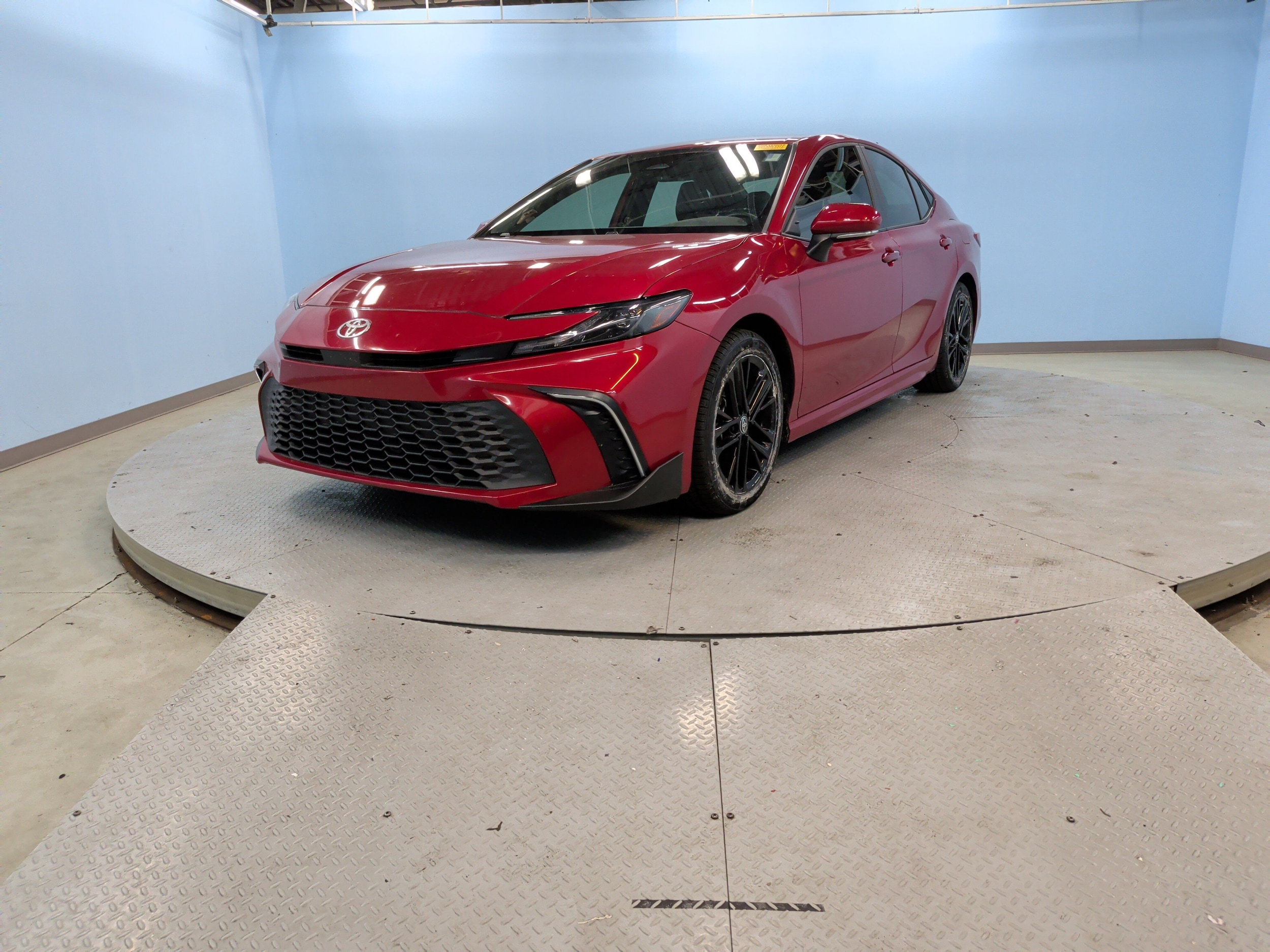 2025 Toyota Camry SE photo 5