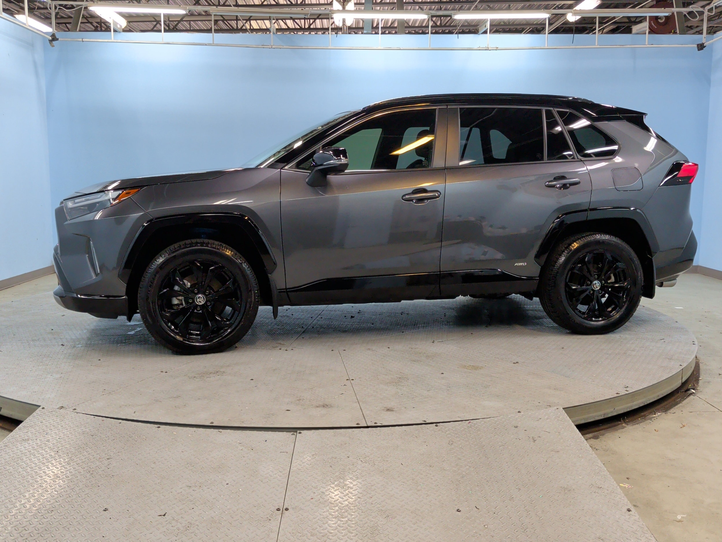 2025 Toyota RAV4 Hybrid XSE photo 6