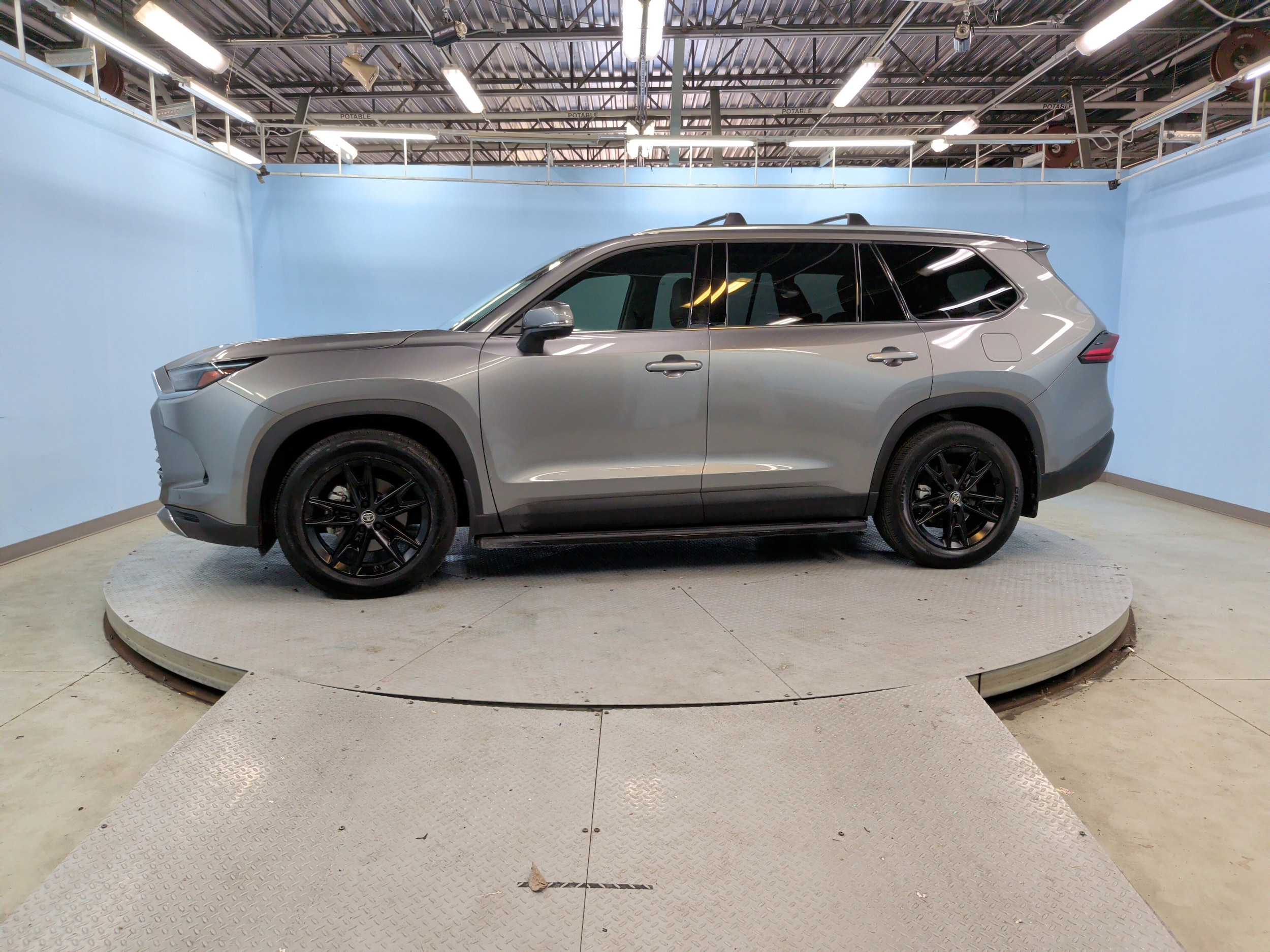 2025 Toyota Grand Highlander Platinum photo 5