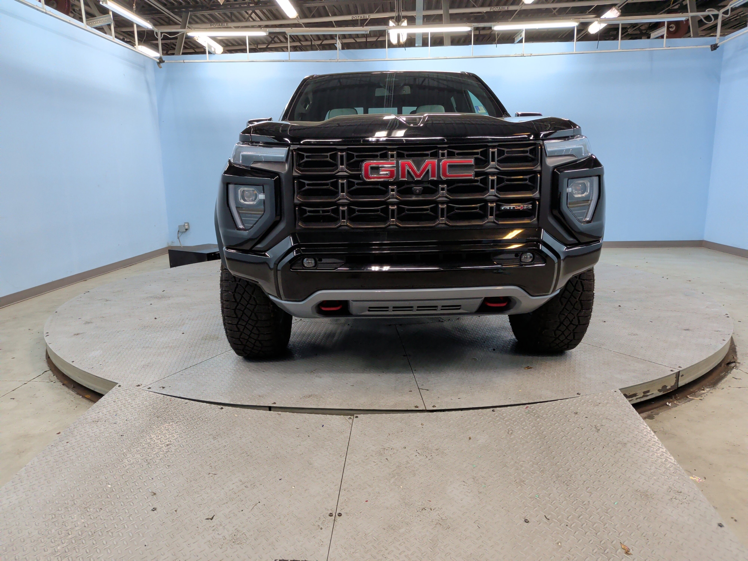 2024 GMC Canyon AT4X photo 4