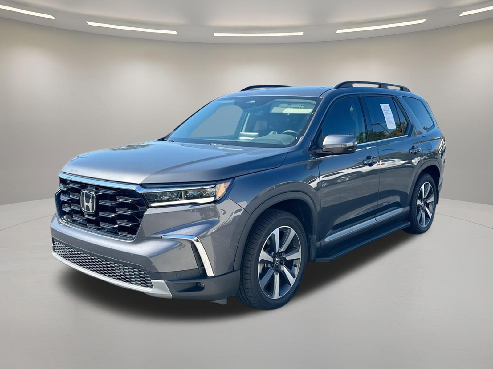Used 2025 Honda Pilot Touring SUV