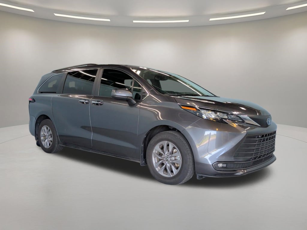 Used 2025 Toyota Sienna XLE 7 Passenger Van Passenger Van