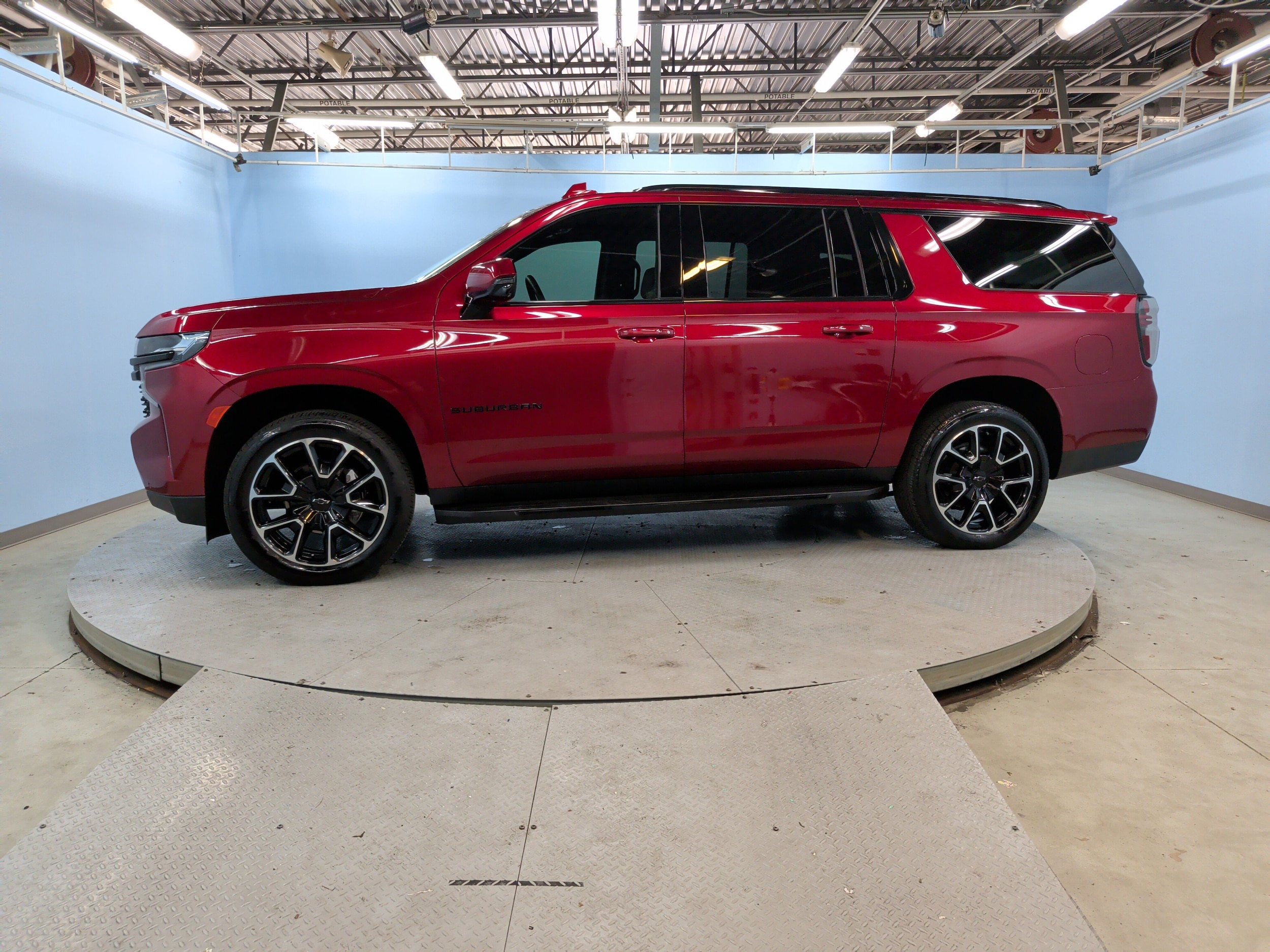 2024 Chevrolet Suburban RST photo 6