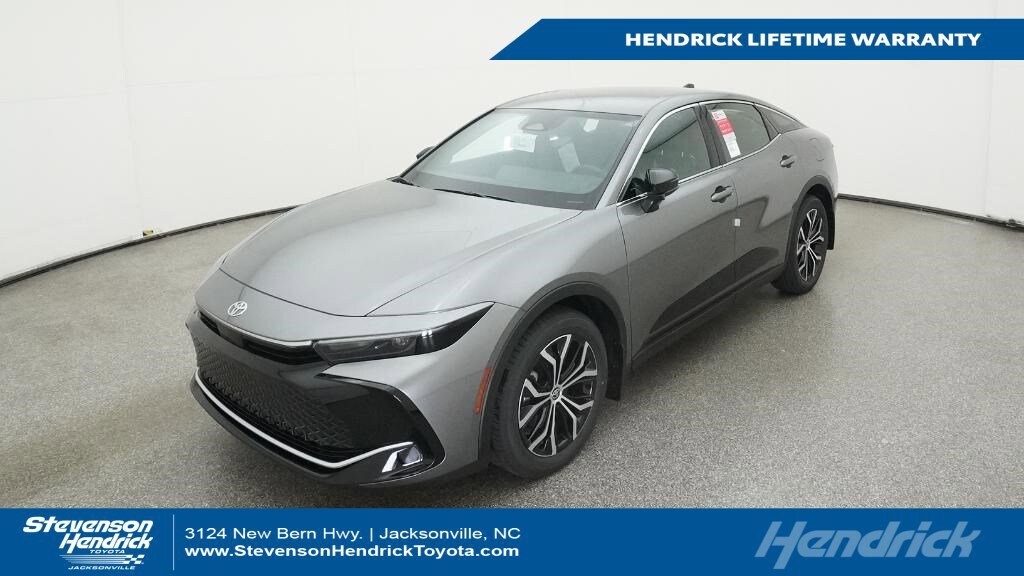 2026 Toyota Crown XLE's photo