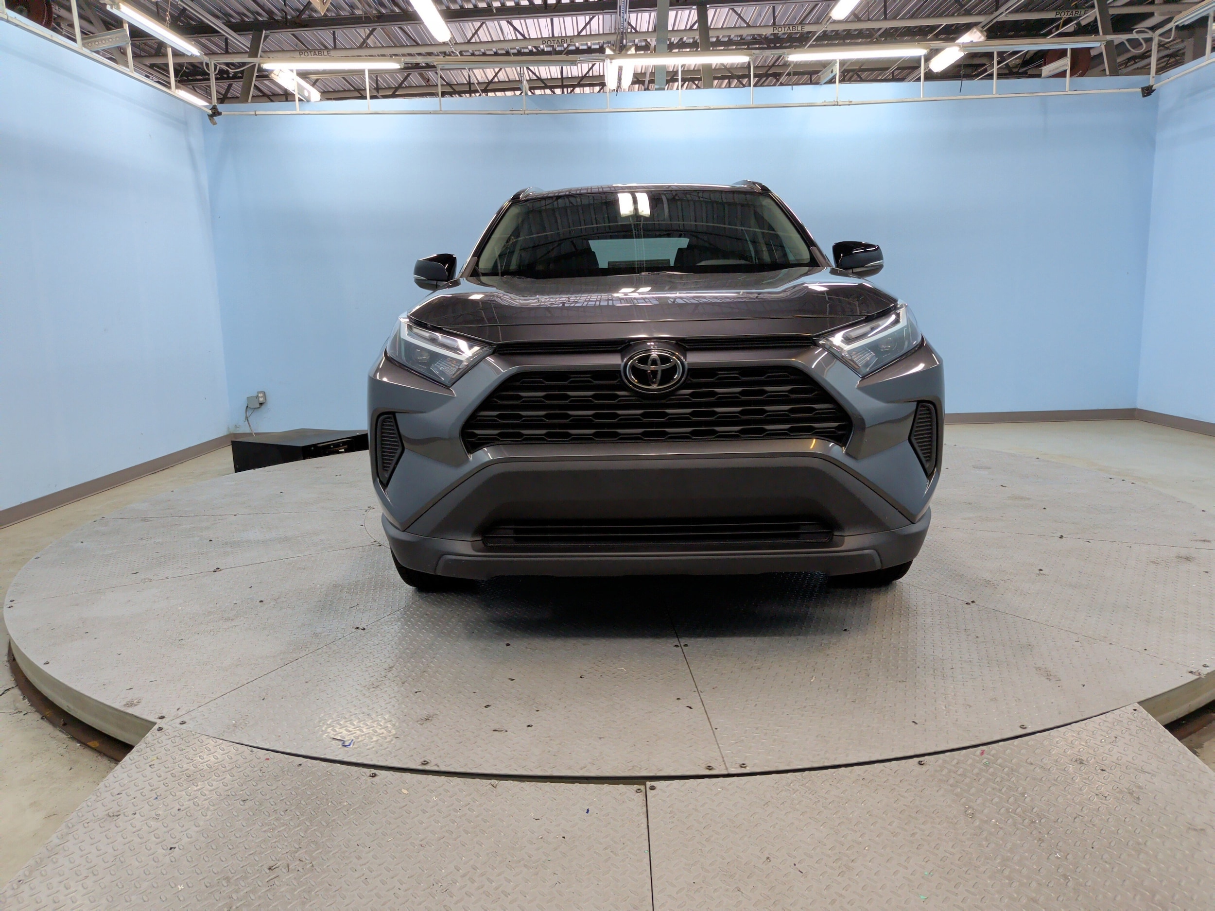 2023 Toyota RAV4 XLE photo 4