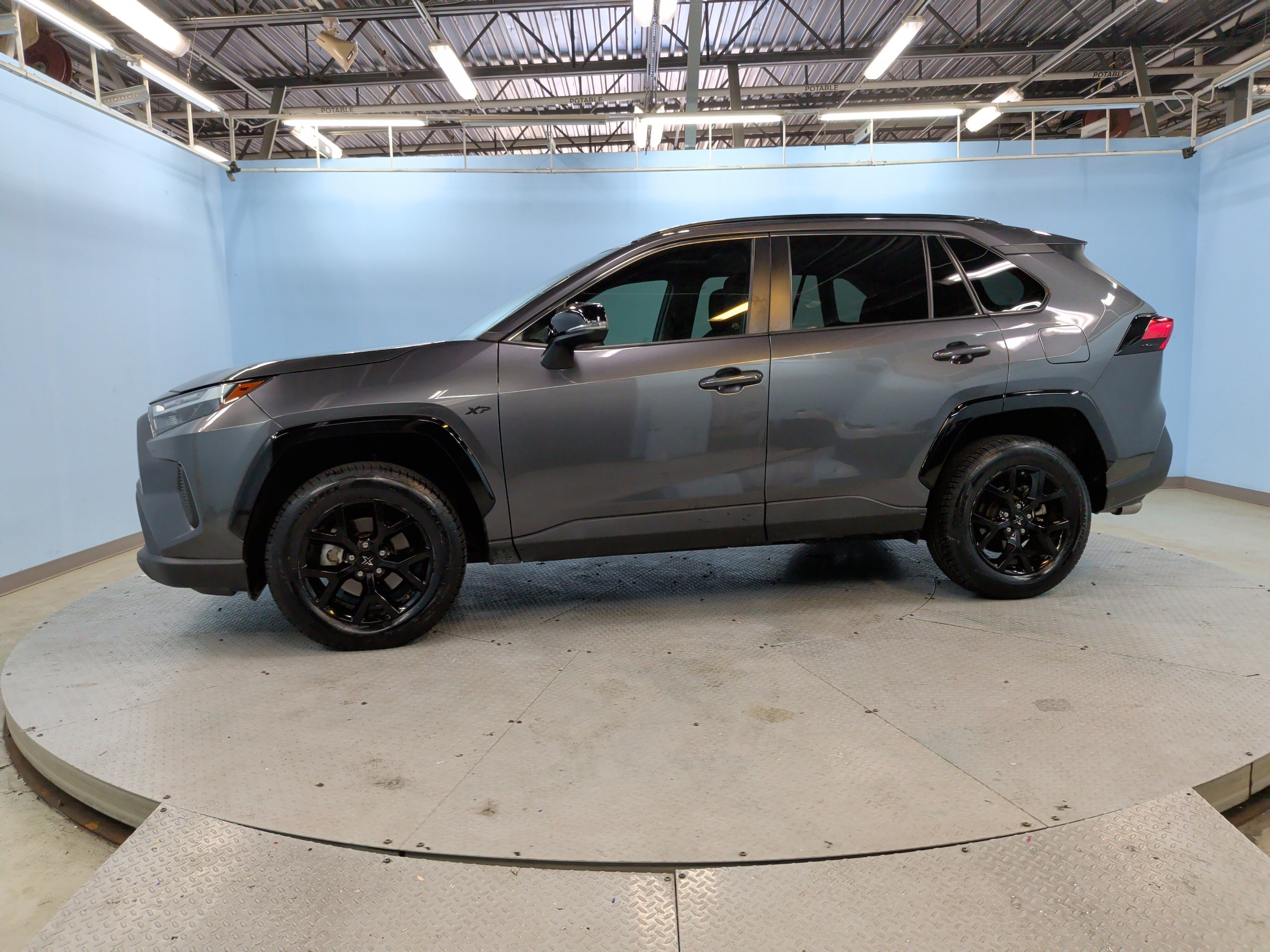 2023 Toyota RAV4 XLE photo 6