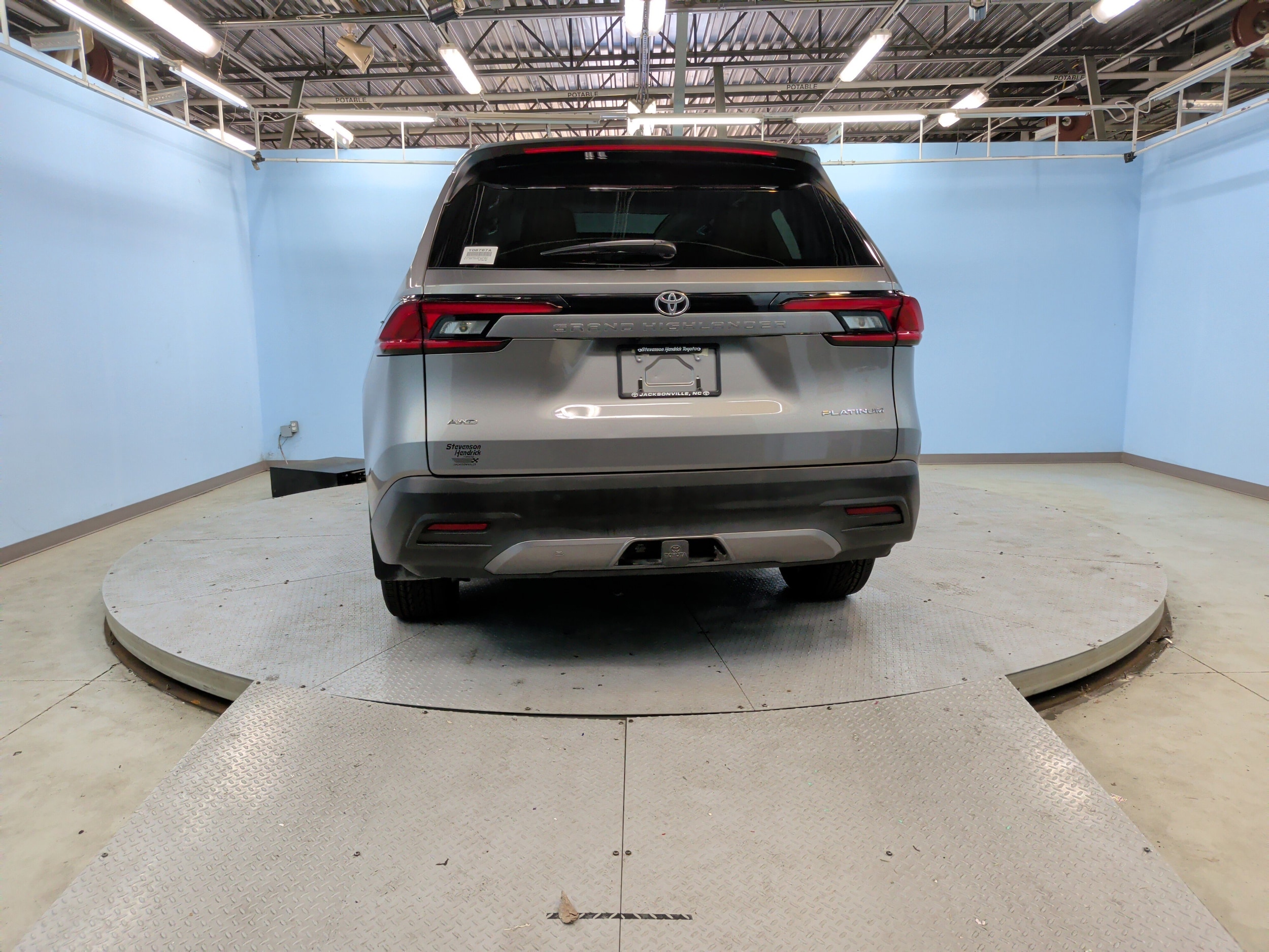 2025 Toyota Grand Highlander Platinum photo 3