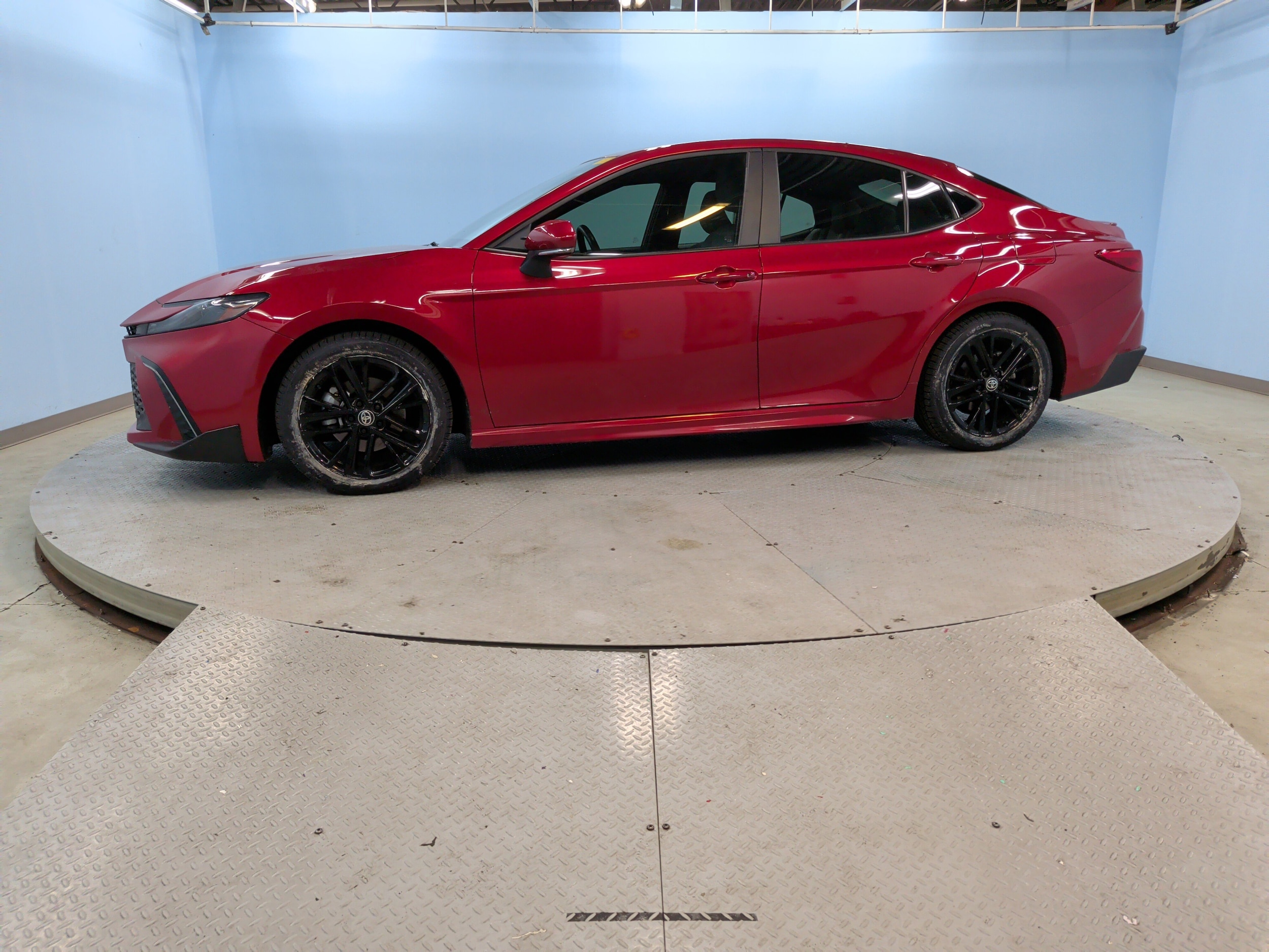 2025 Toyota Camry SE photo 6