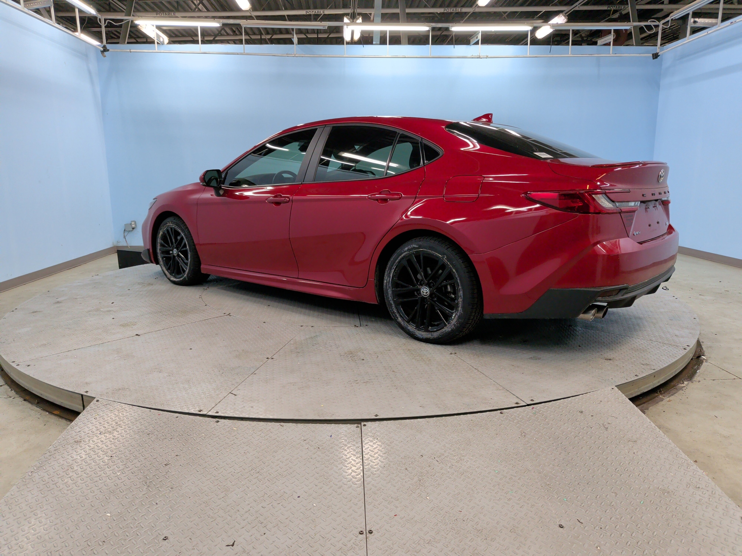 2025 Toyota Camry SE photo 3