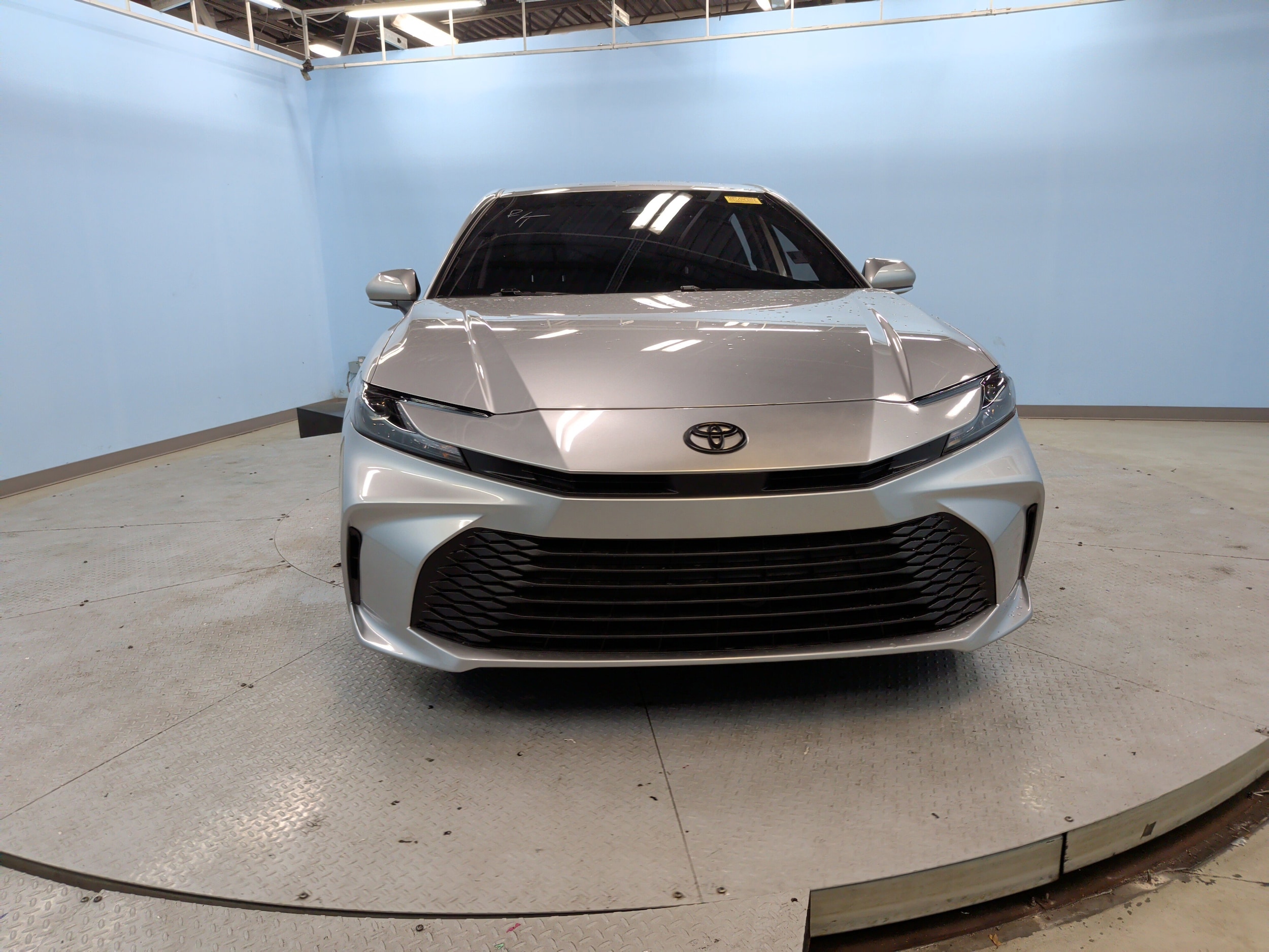 2025 Toyota Camry LE photo 4