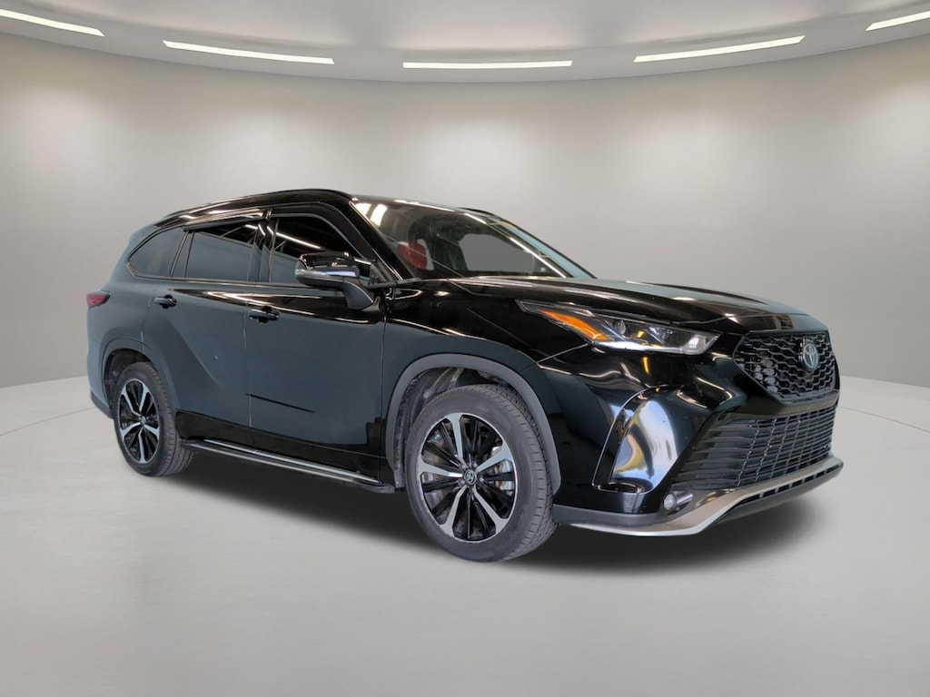 Used 2022 Toyota Highlander XSE SUV